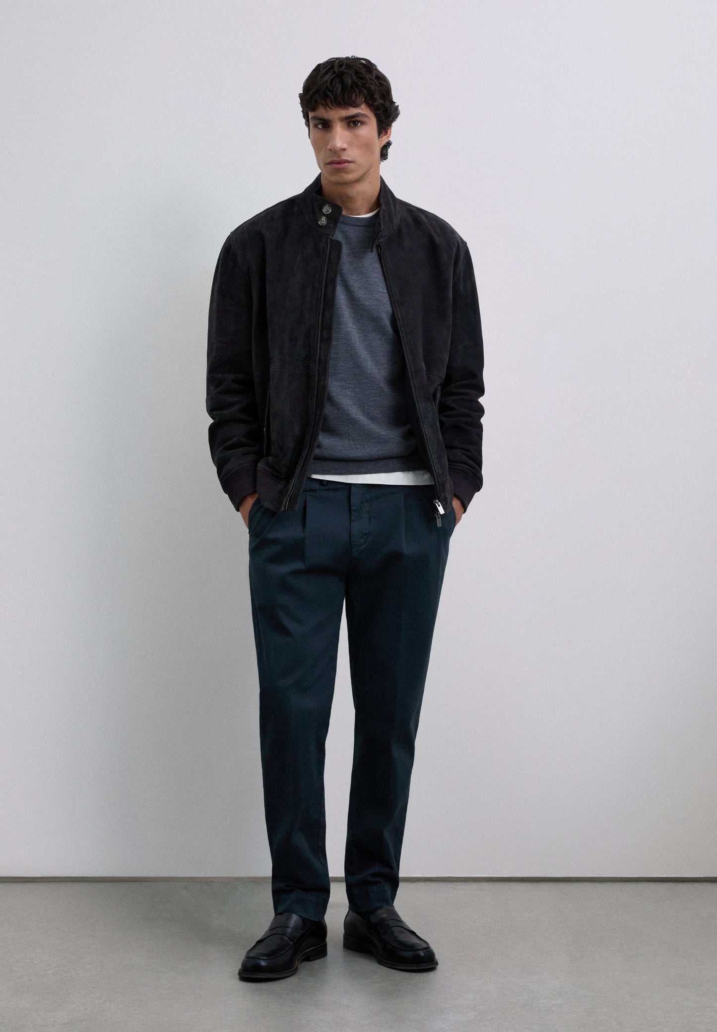 SWEATER DE LÃ COM SKULL BORDADA