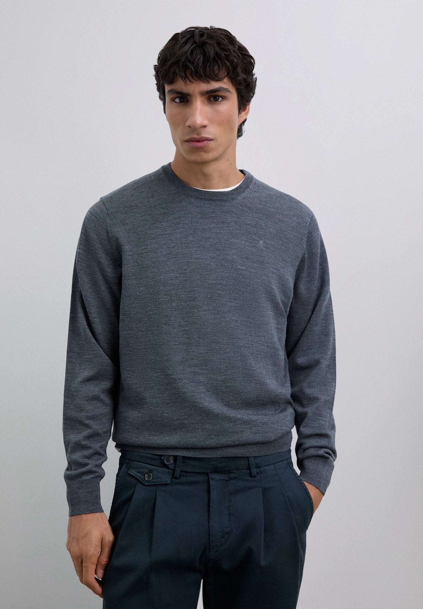 SWEATER DE LÃ COM SKULL BORDADA