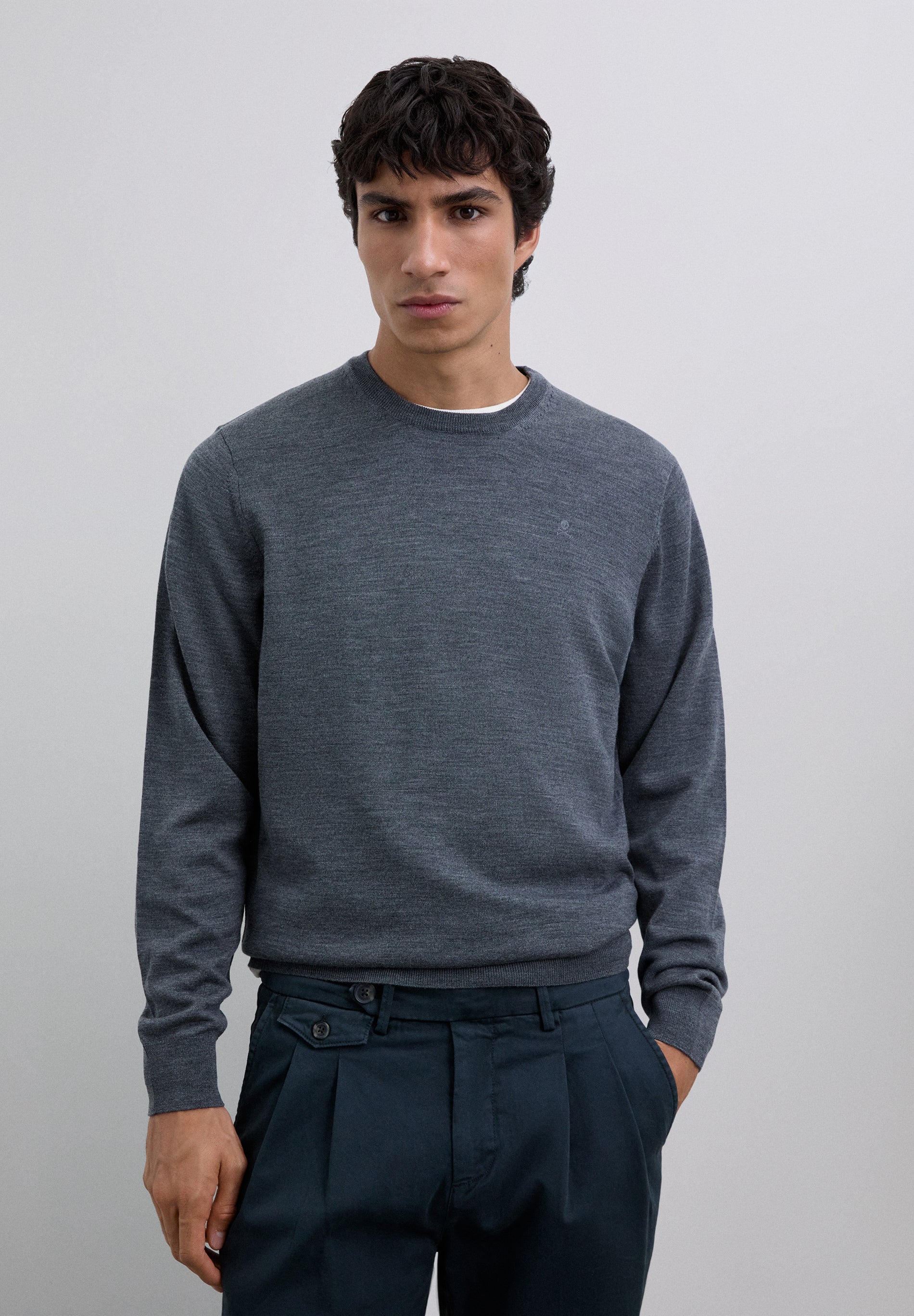 SWEATER DE LÃ COM SKULL BORDADA