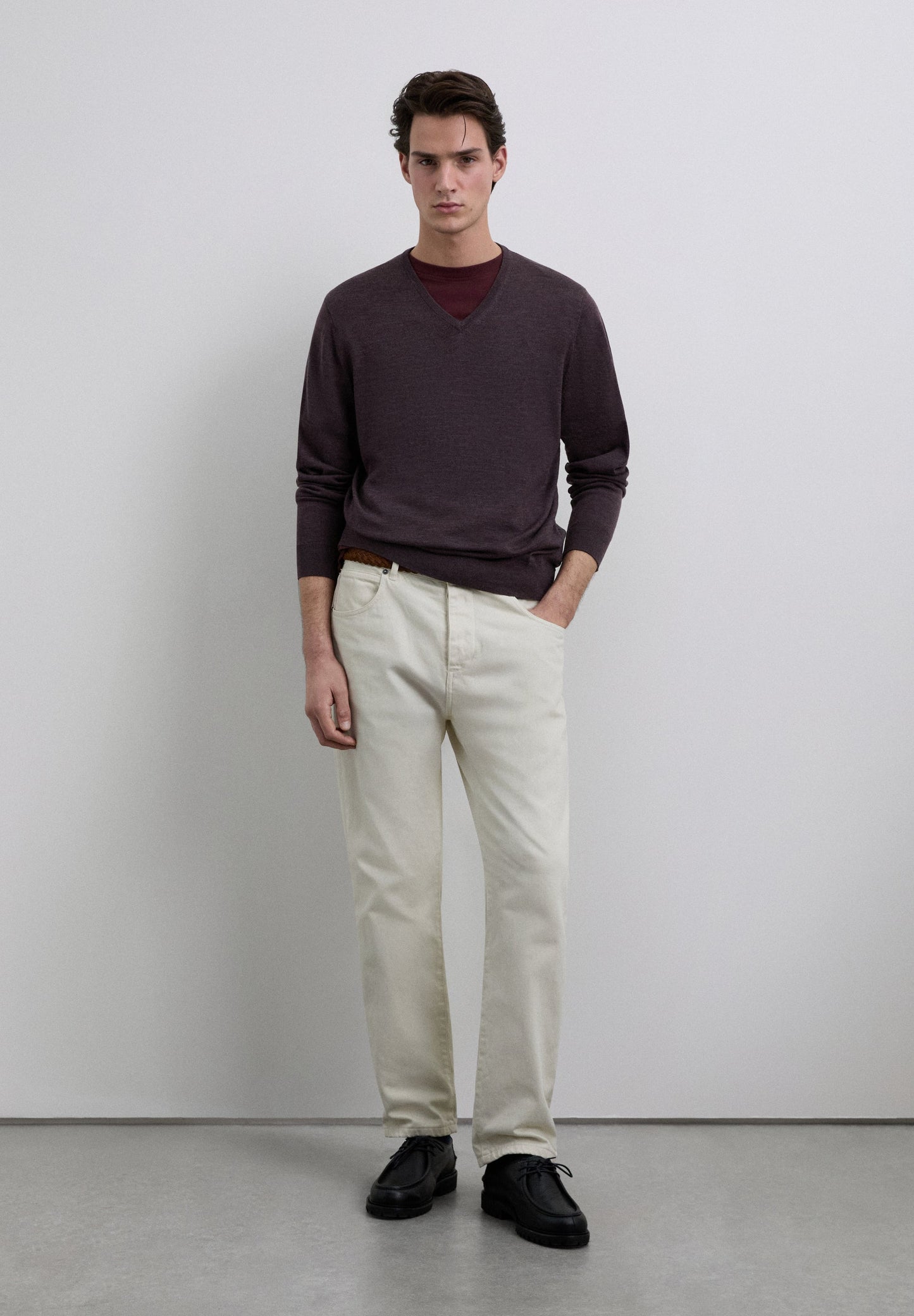 SWEATER DE LÃ COM DECOTE EM V E SKULL