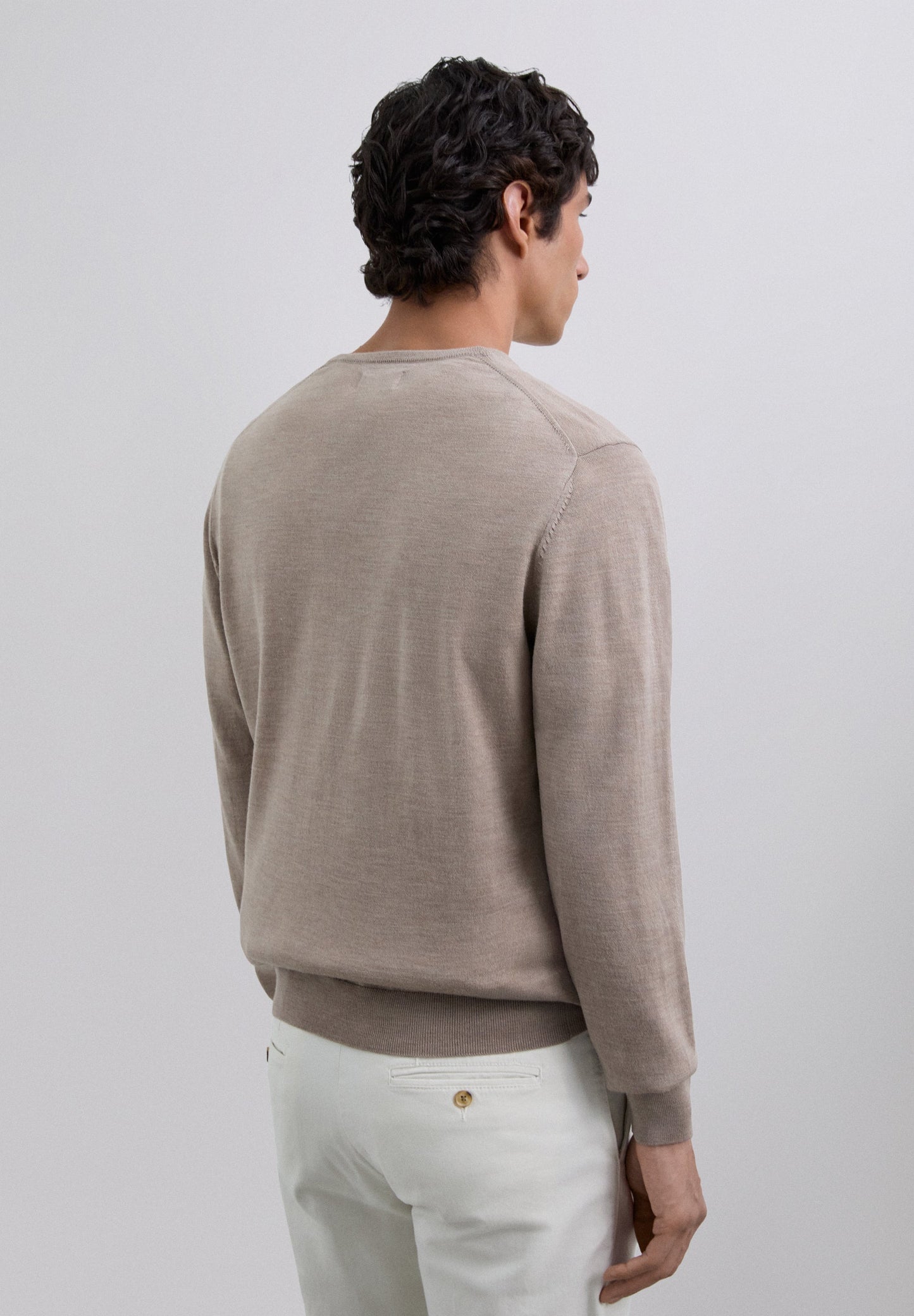 SWEATER DE LÃ COM DECOTE EM V E SKULL