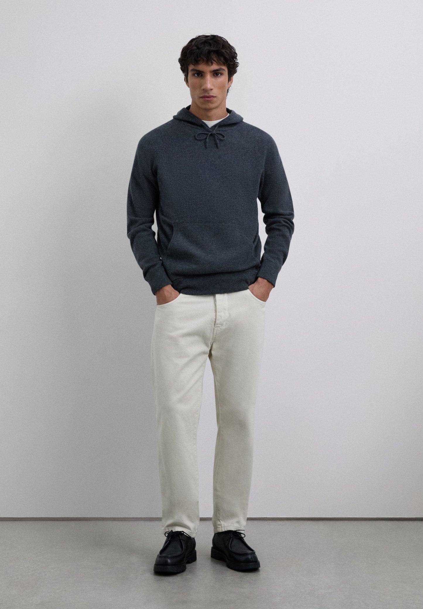 SWEATER DE LÃ COM CAPUZ AJUSTÁVEL