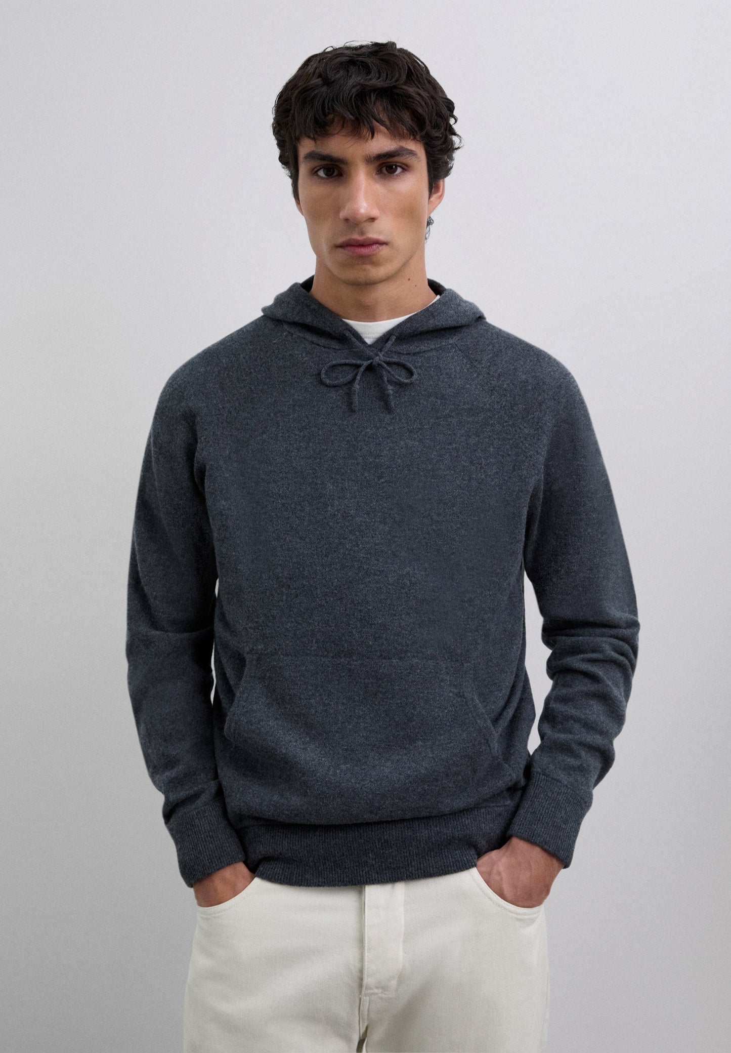 SWEATER DE LÃ COM CAPUZ AJUSTÁVEL