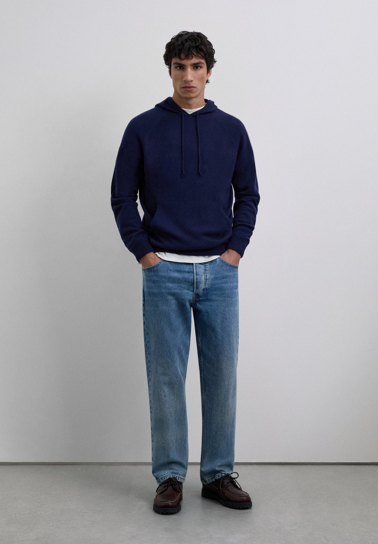 SWEATER DE LÃ COM CAPUZ AJUSTÁVEL