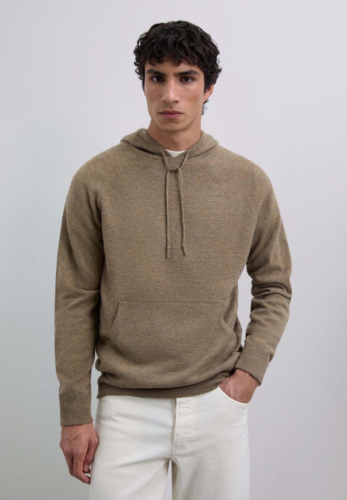 SWEATER DE LÃ COM CAPUZ AJUSTÁVEL