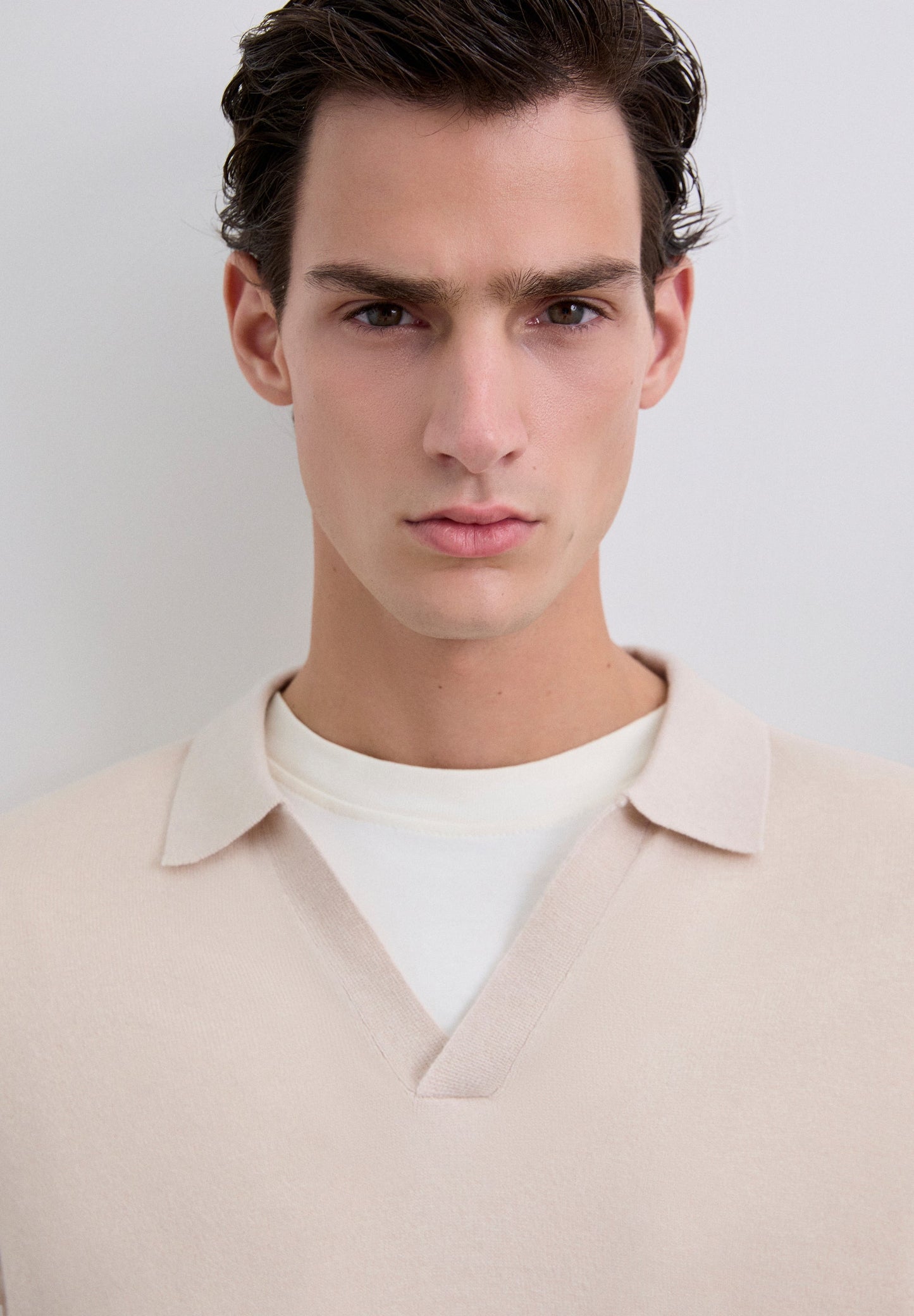 SWEATER CAMISA POLO DECOTE EM V EM LÃ