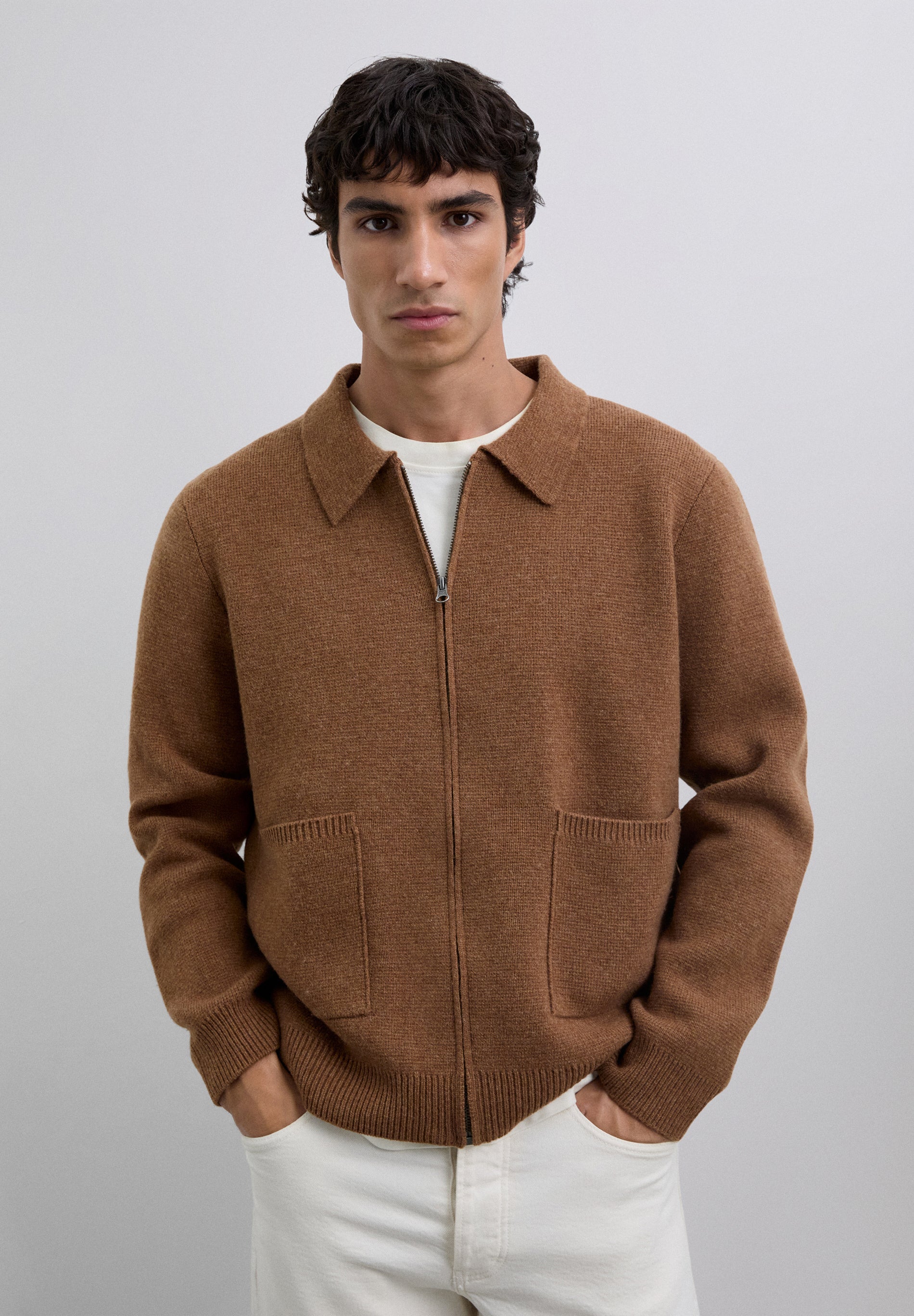 CARDIGAN COM FECHO DE CORRER EM LÃ MERINO