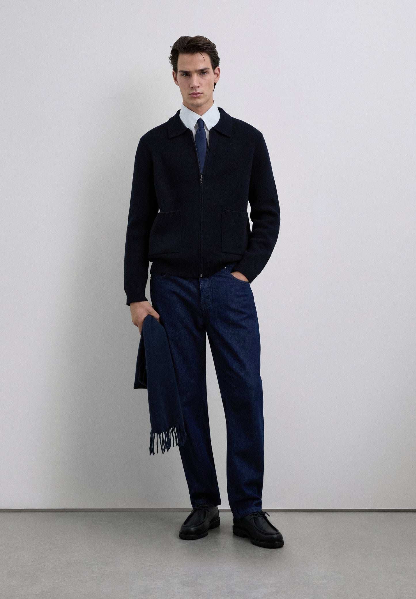 CARDIGAN COM FECHO DE CORRER EM LÃ MERINO