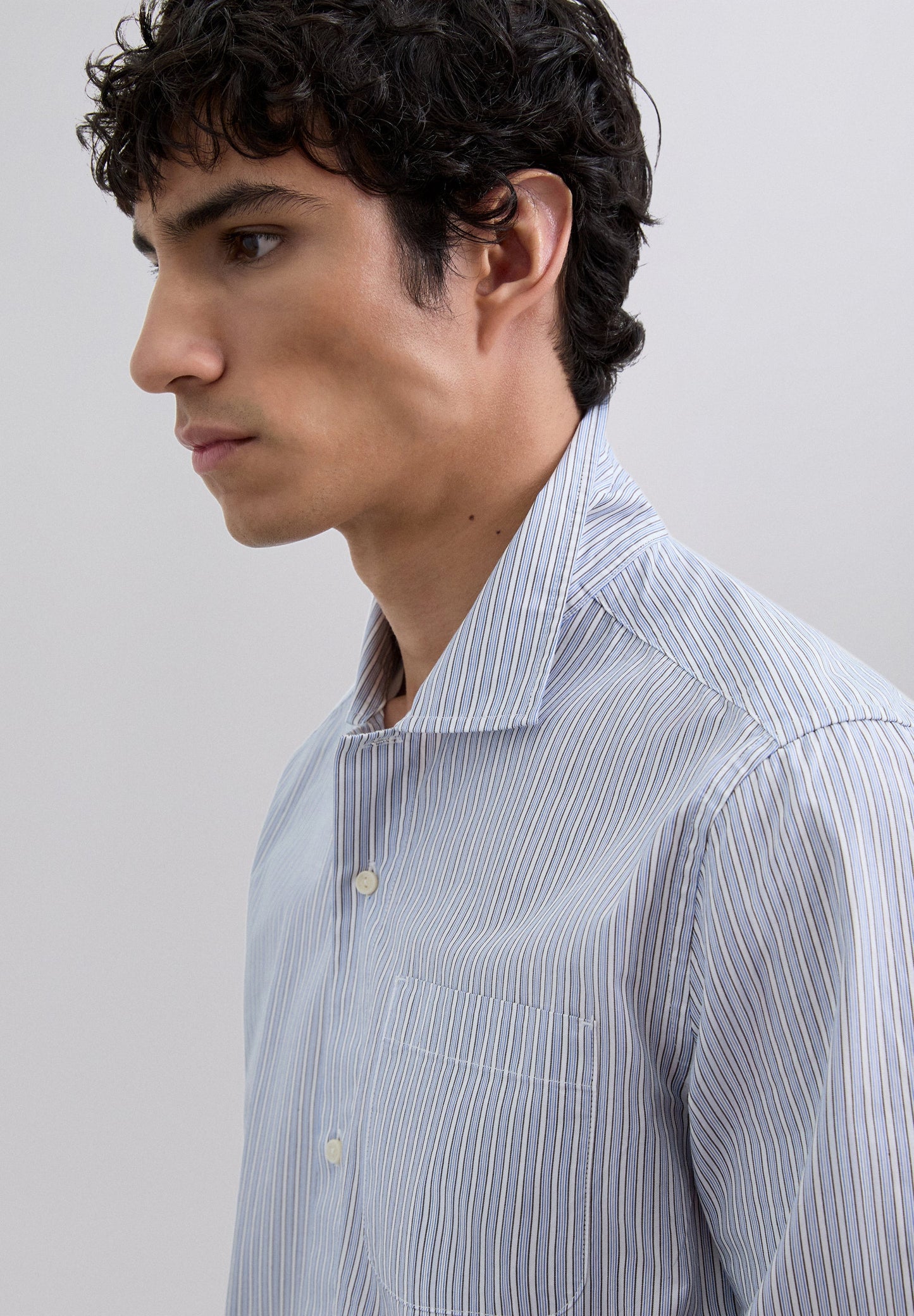 CAMISA ÀS RISCAS COM SKULL