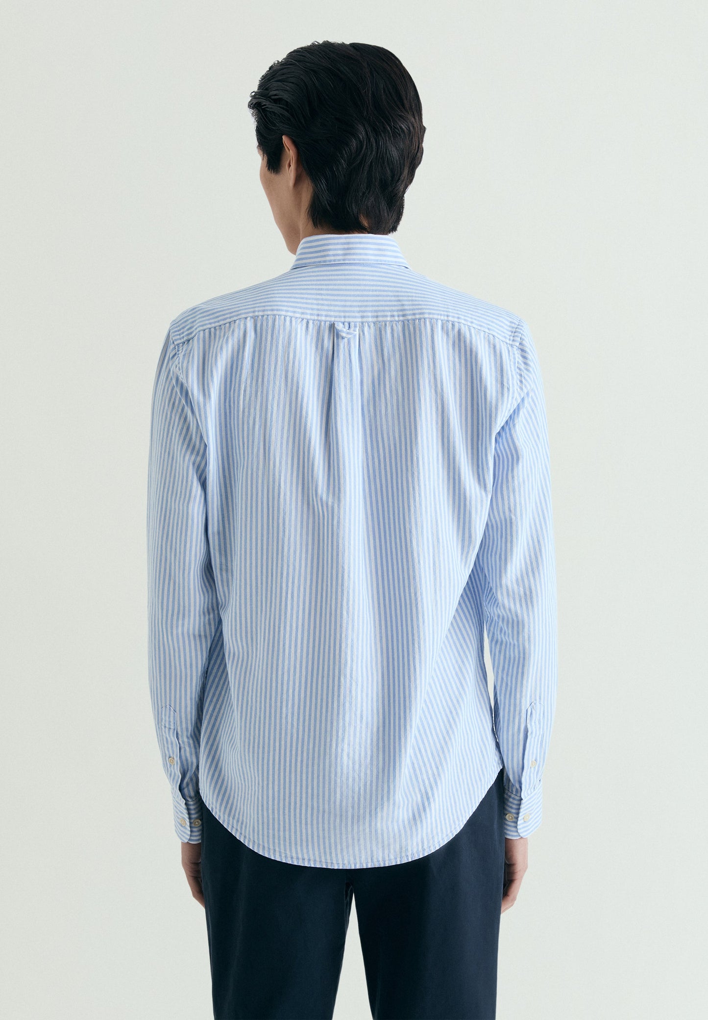 CAMISA ÀS RISCAS COM BOLSO