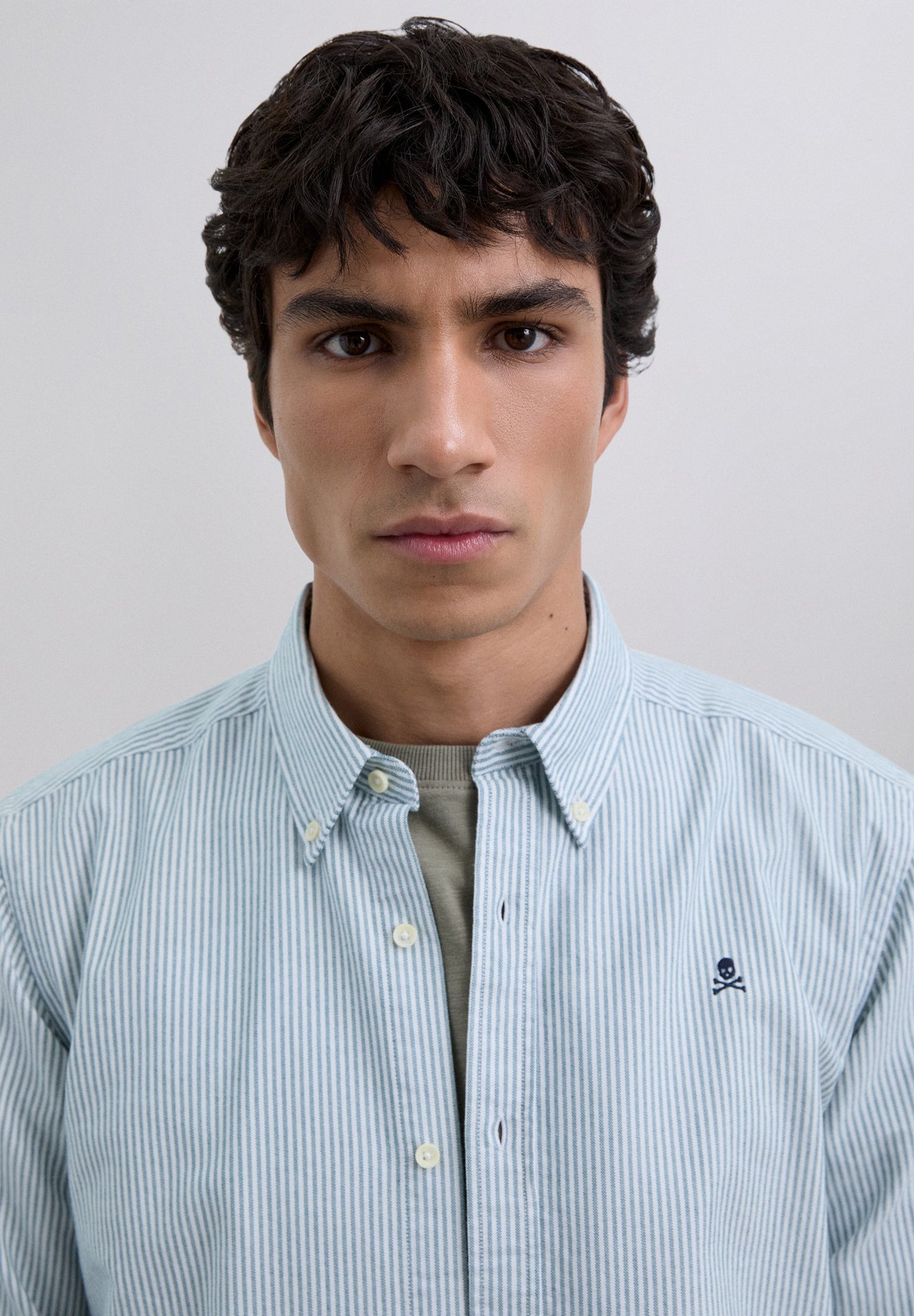 CAMISA OXFORD ÀS RISCAS