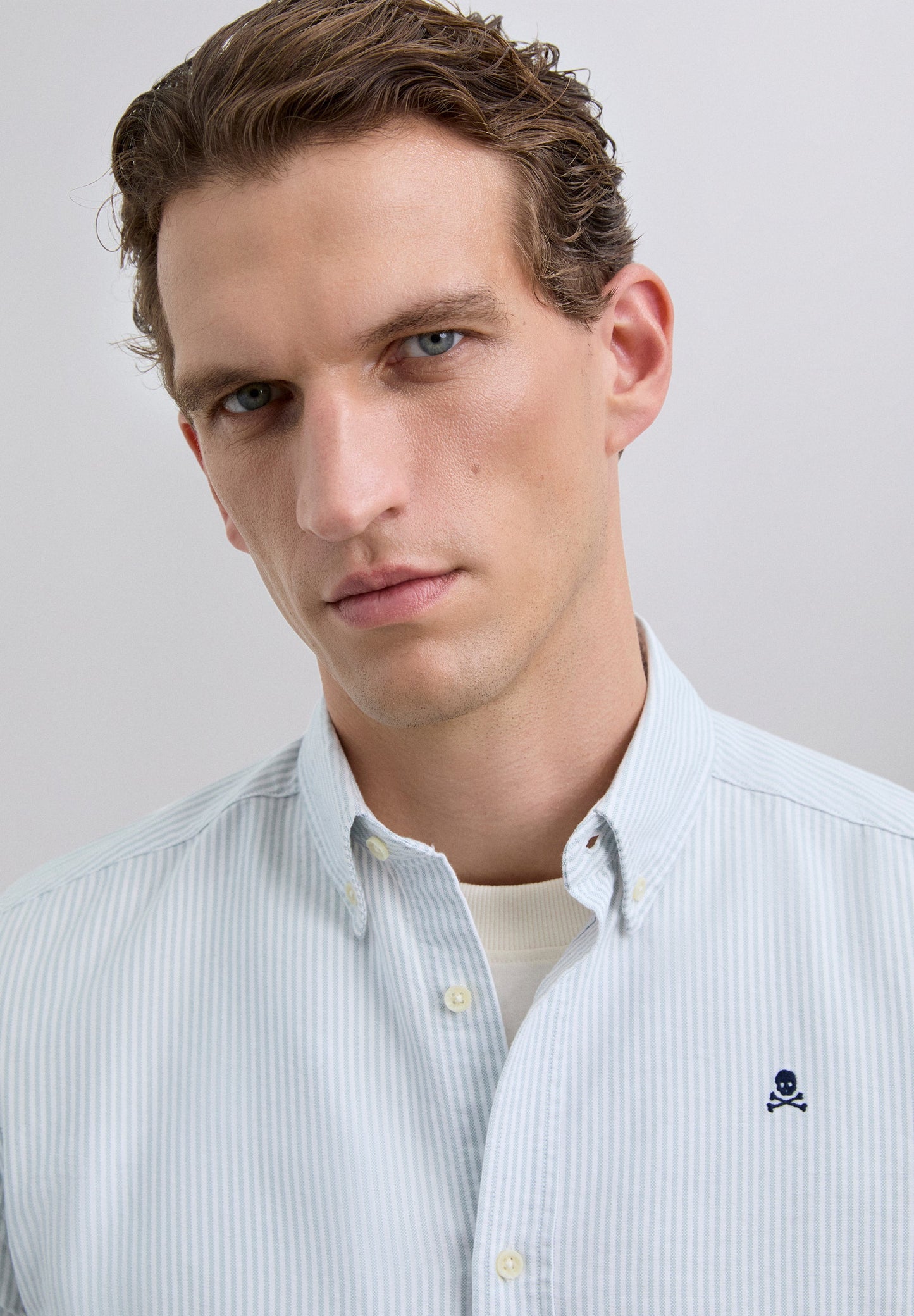 CAMISA OXFORD ÀS RISCAS