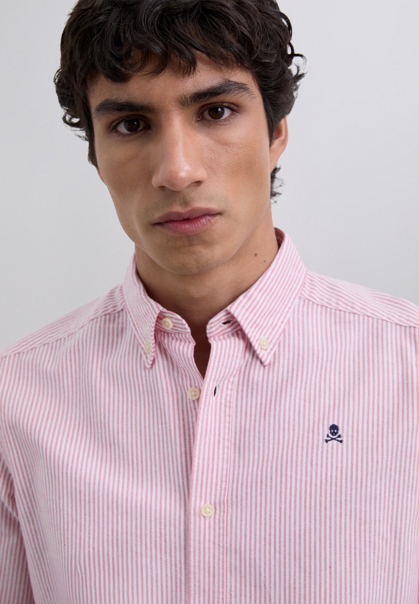 CAMISA OXFORD ÀS RISCAS