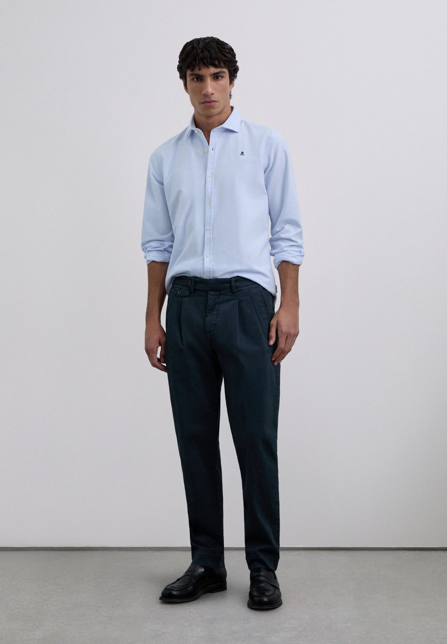 CAMISA OXFORD RISCAS SKULL