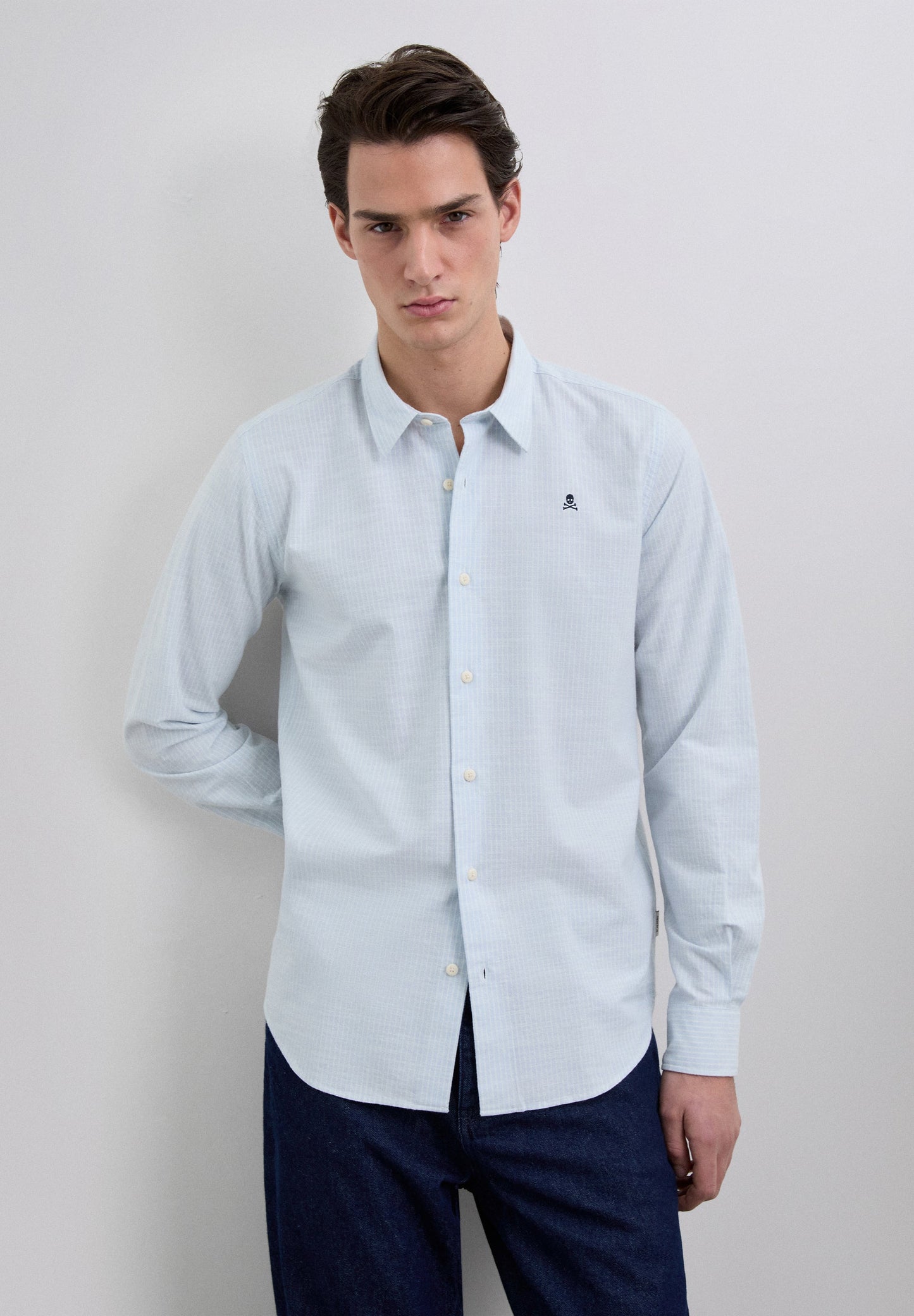 CAMISA ÀS RISCAS COM SKULL