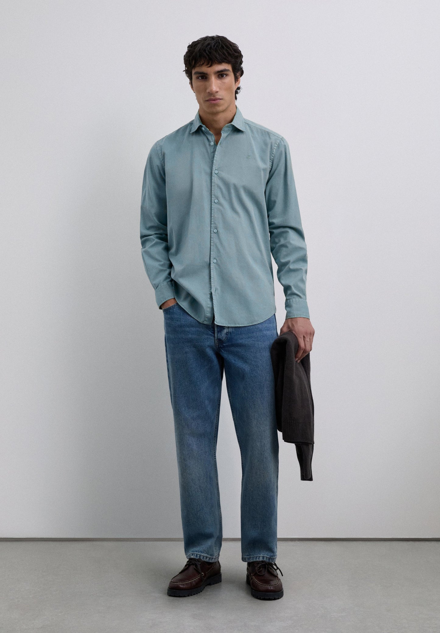 CAMISA REGULAR FIT BORDADA - Scalpers