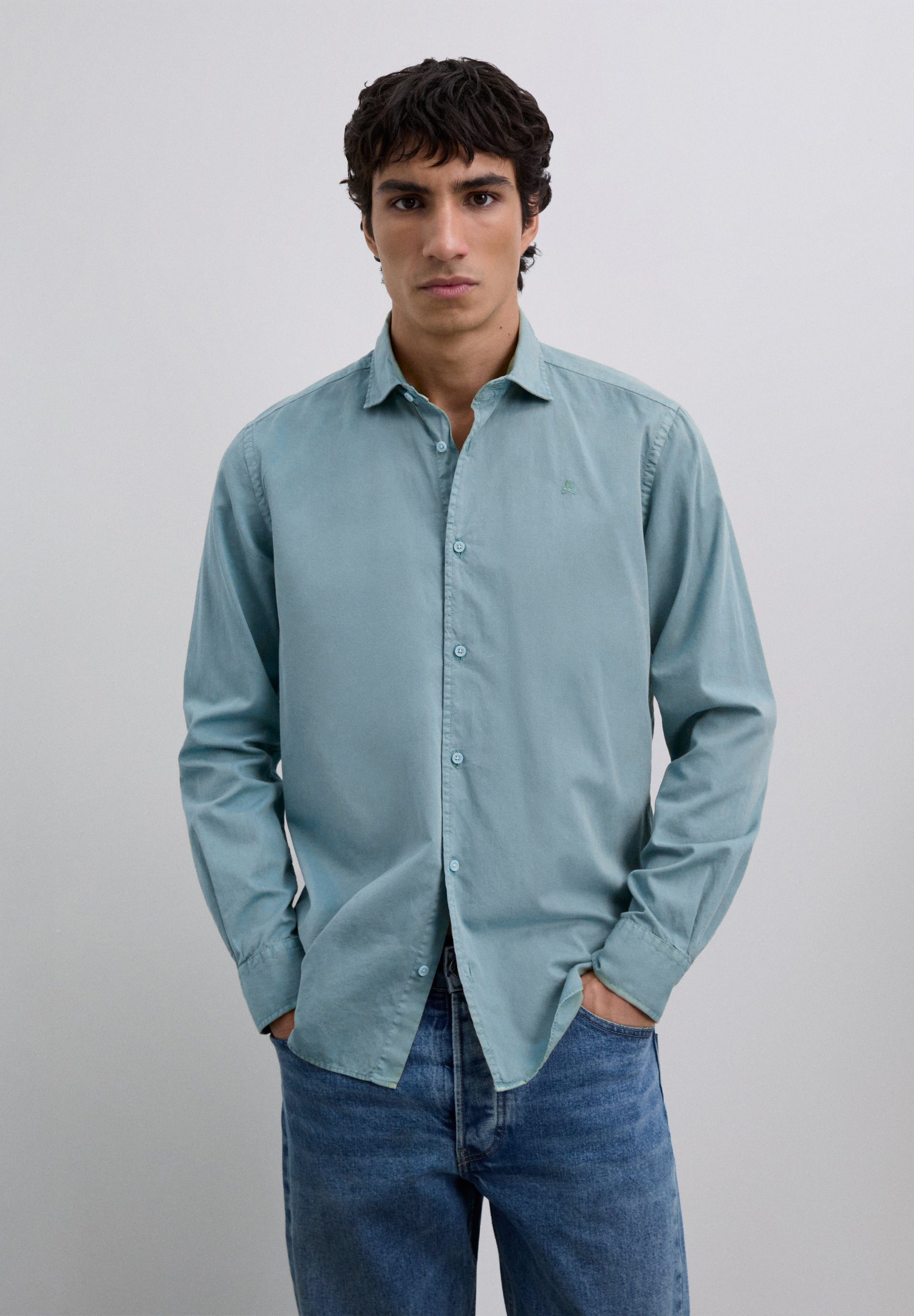 CAMISA REGULAR FIT BORDADA