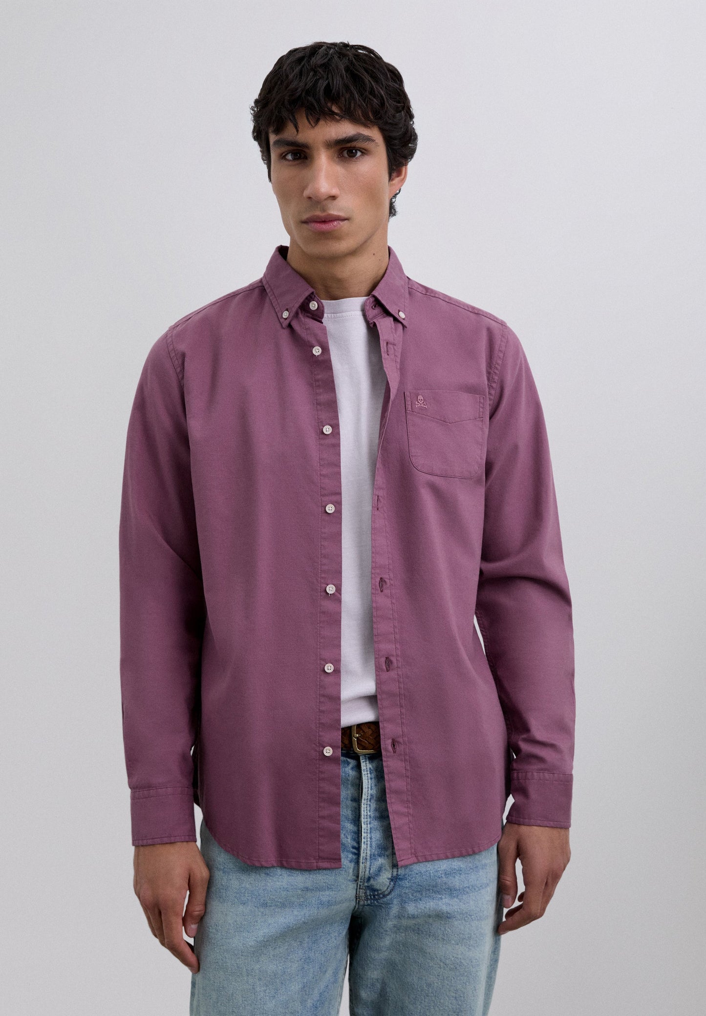 CAMISA OXFORD COM BOLSO SKULL
