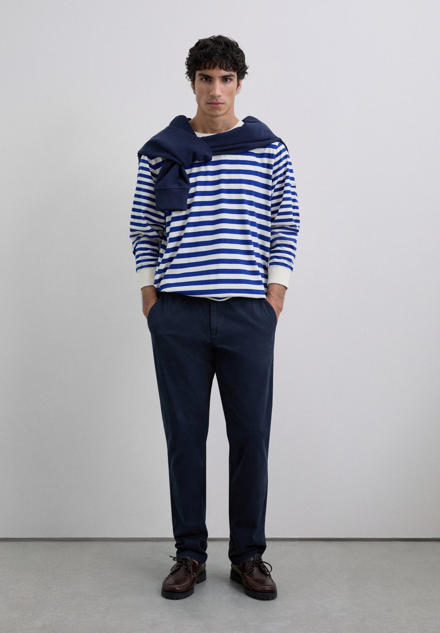 T-SHIRT ÀS RISCAS DE MANGA COMPRIDA