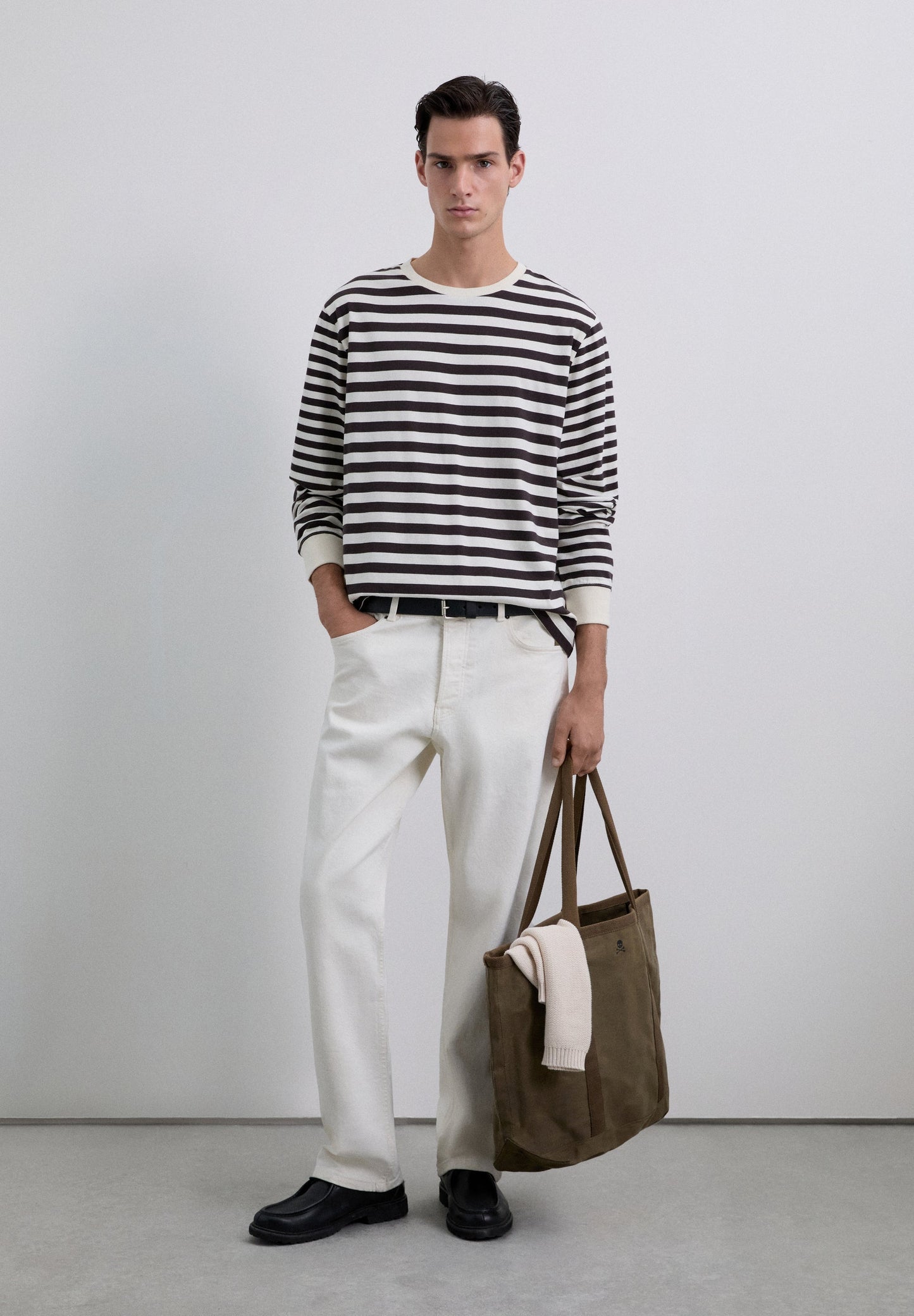 T-SHIRT ÀS RISCAS DE MANGA COMPRIDA