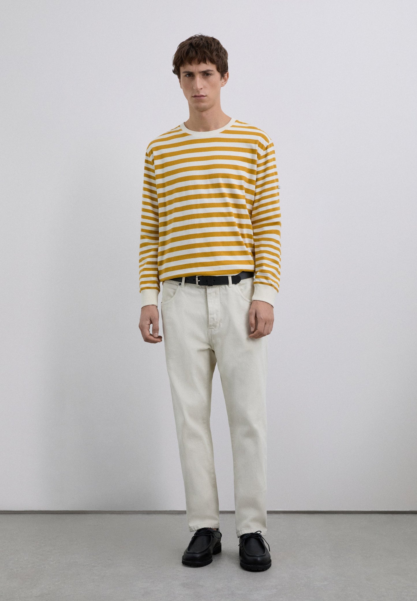 T-SHIRT ÀS RISCAS DE MANGA COMPRIDA