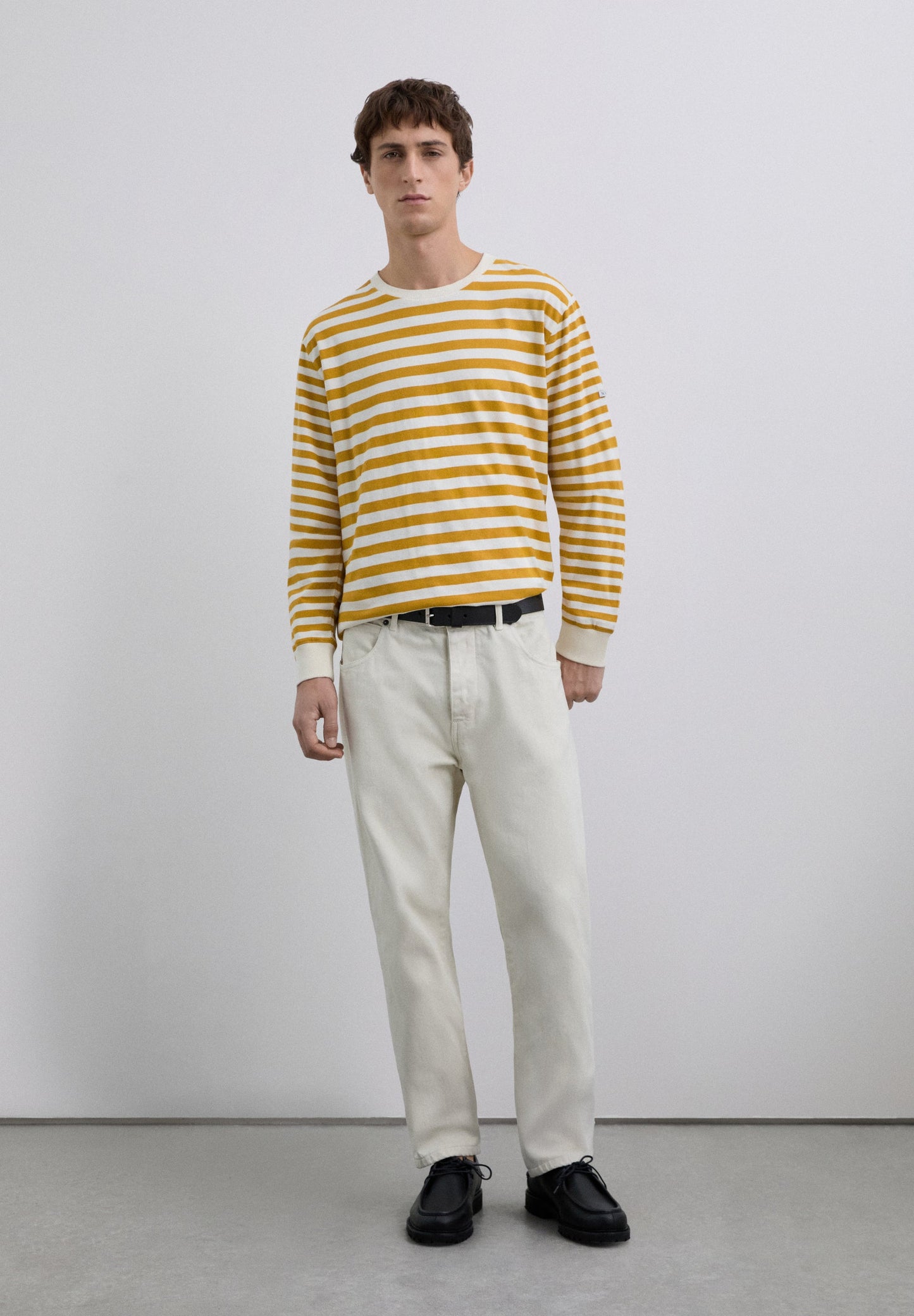 T-SHIRT ÀS RISCAS DE MANGA COMPRIDA