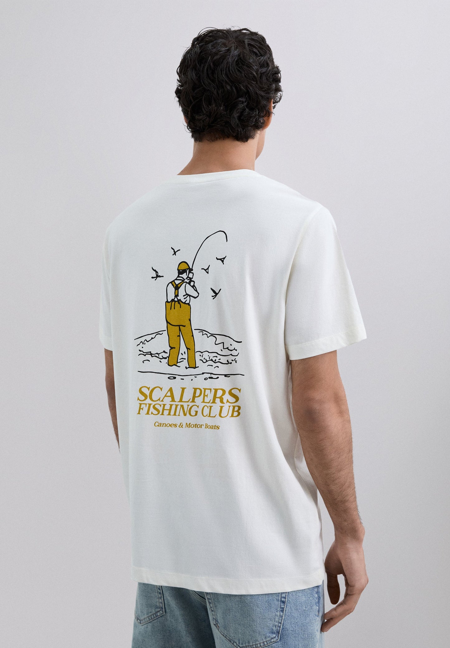 T-SHIRT COM PADRÃO PESCADOR