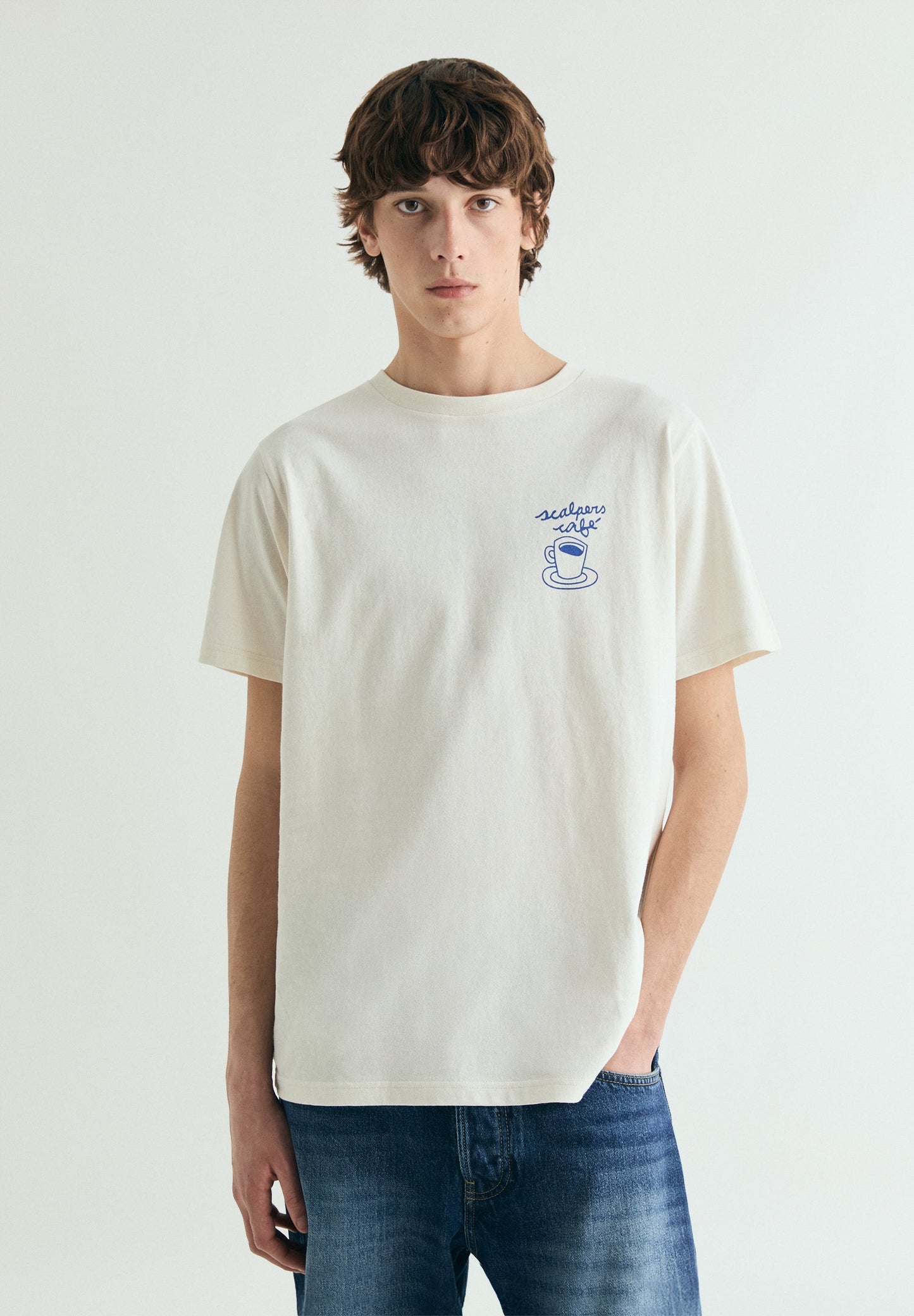 T-SHIRT COM PADRÃO SCALPERS CAFÉ