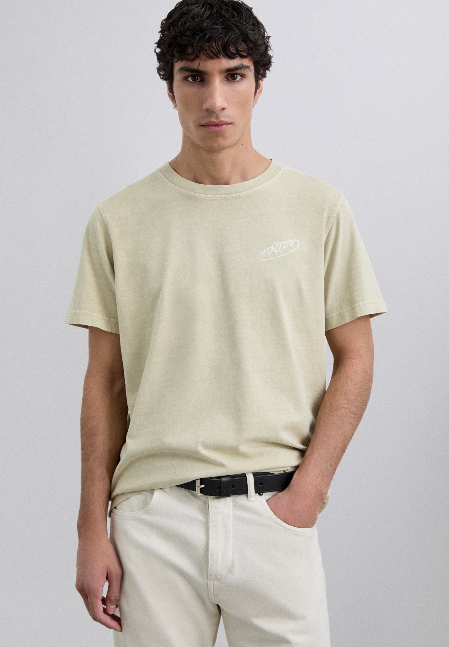 T-SHIRT COM PADRÃO BAGUETTE