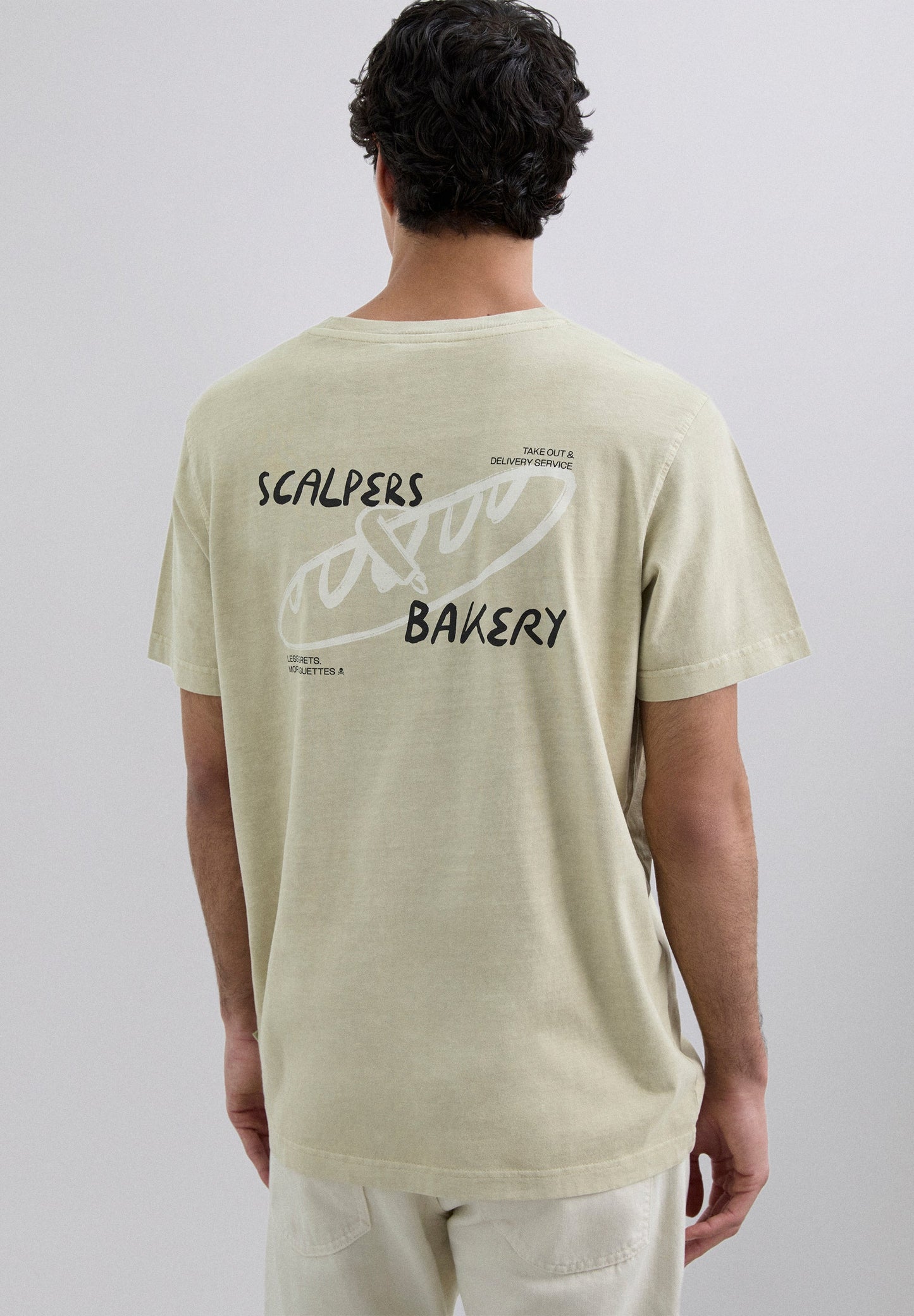 T-SHIRT COM PADRÃO BAGUETTE