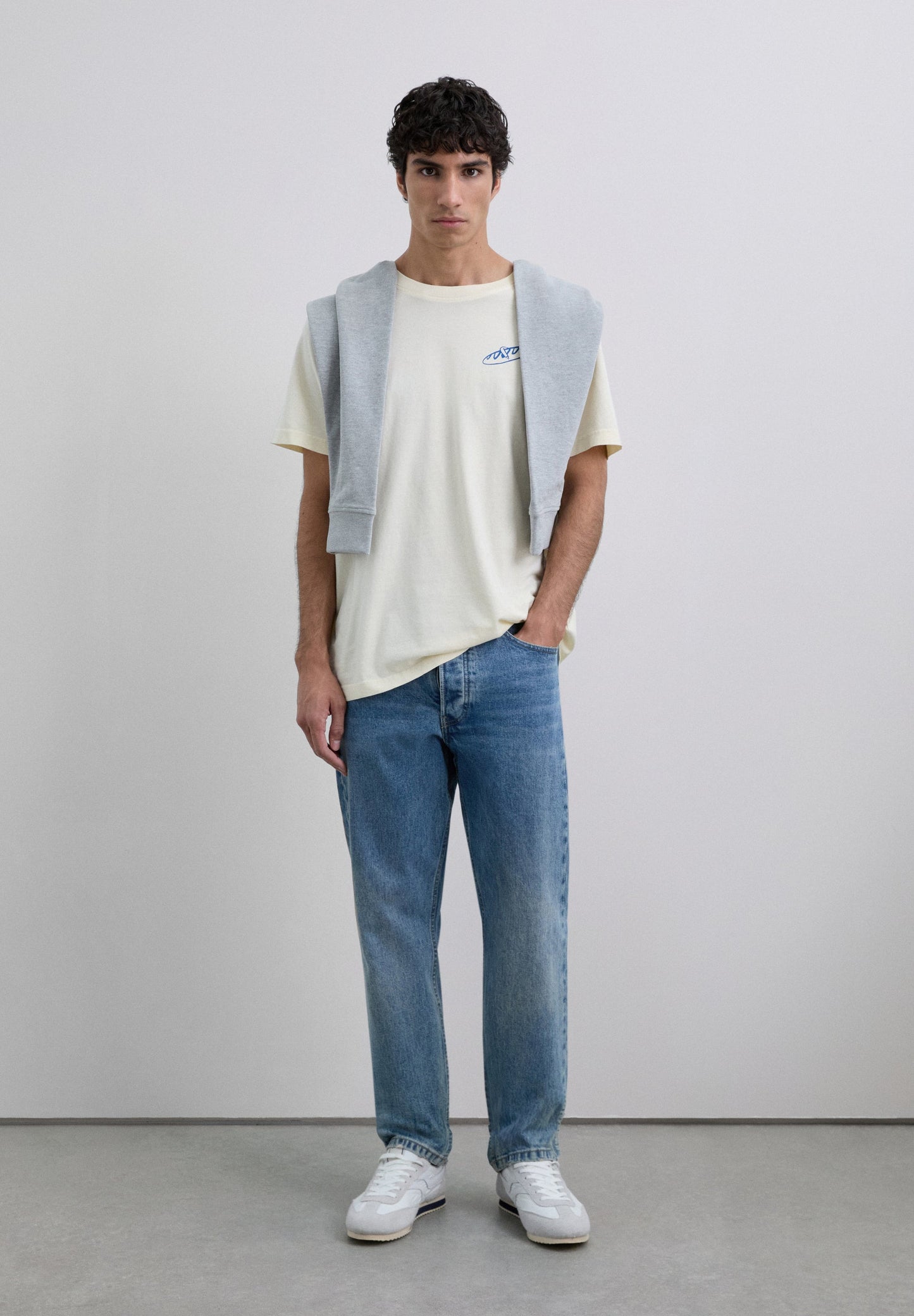 T-SHIRT COM PADRÃO BAGUETTE