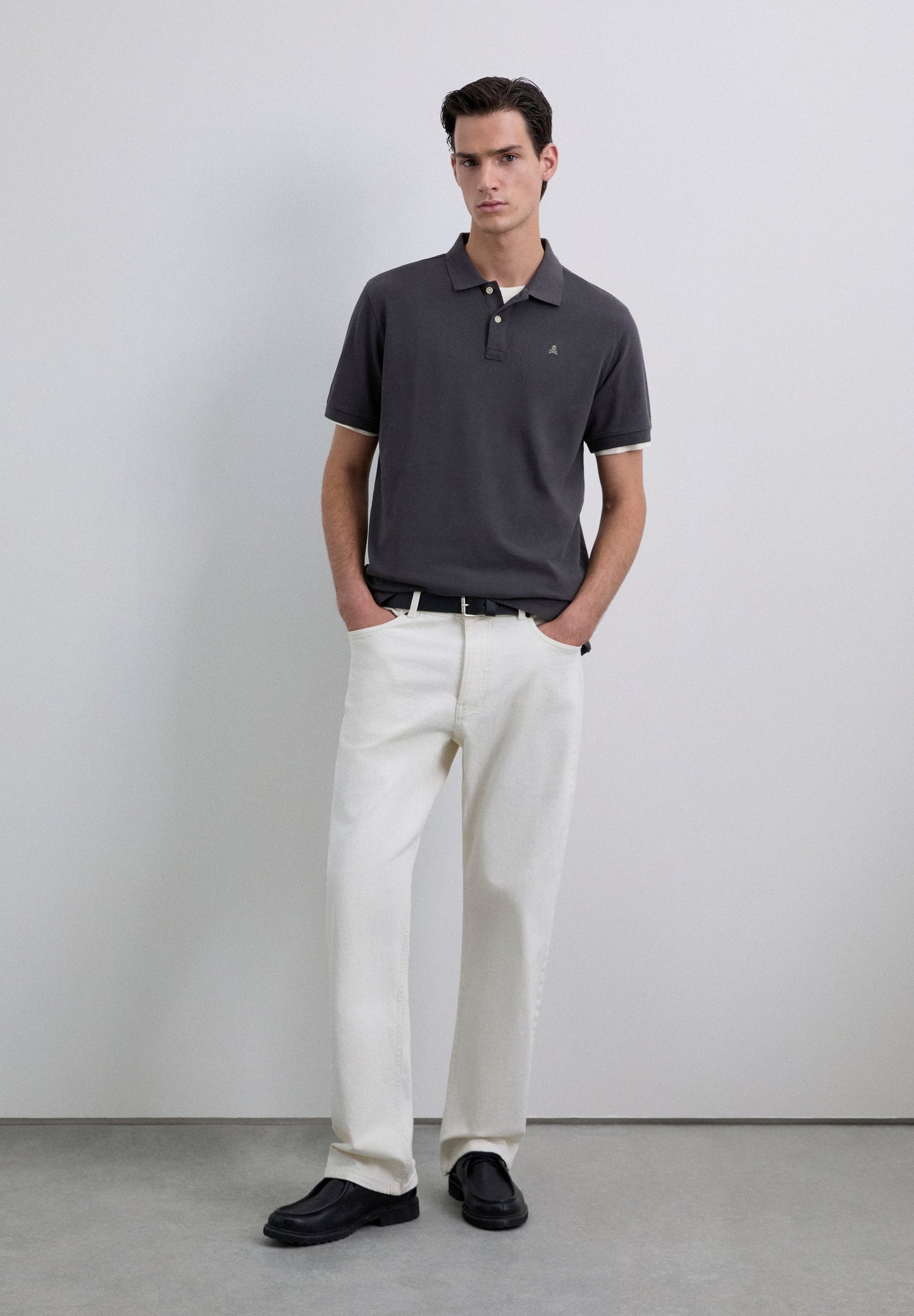 CAMISA POLO EM PIQUÉ COM BORDADO