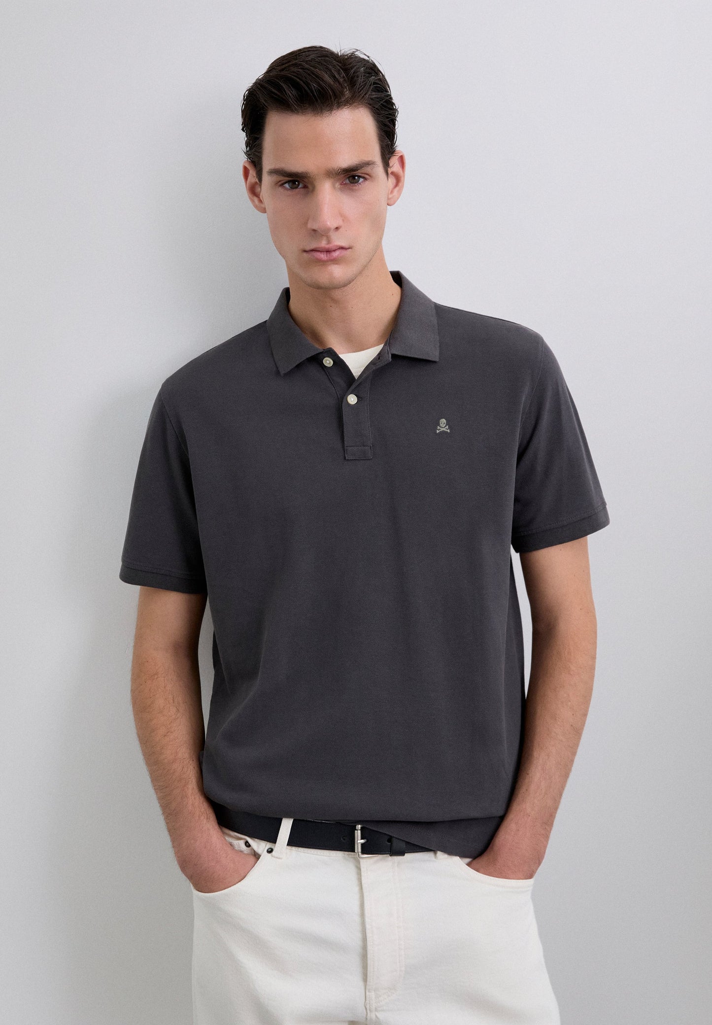 CAMISA POLO EM PIQUÉ COM BORDADO