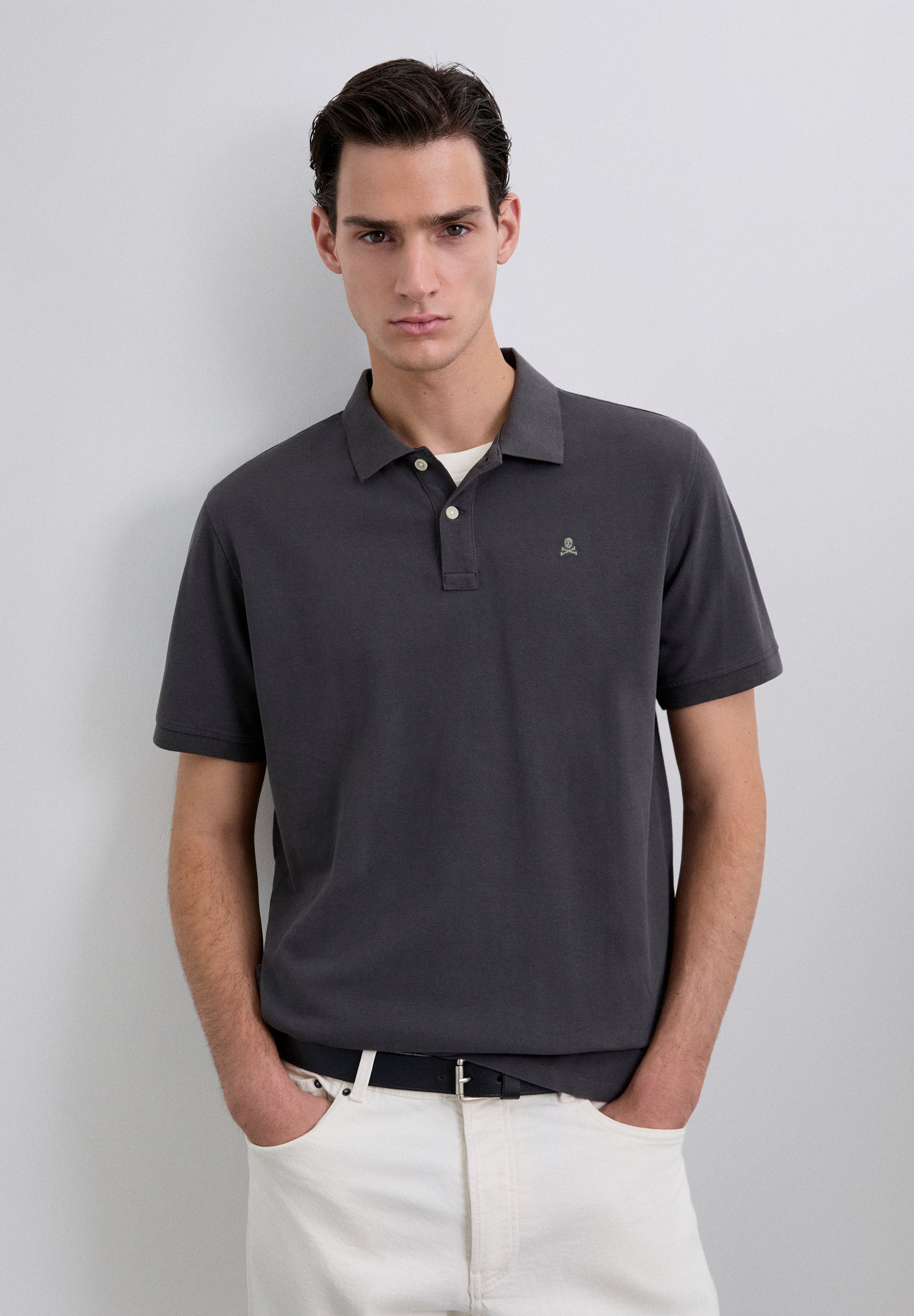 CAMISA POLO EM PIQUÉ COM BORDADO