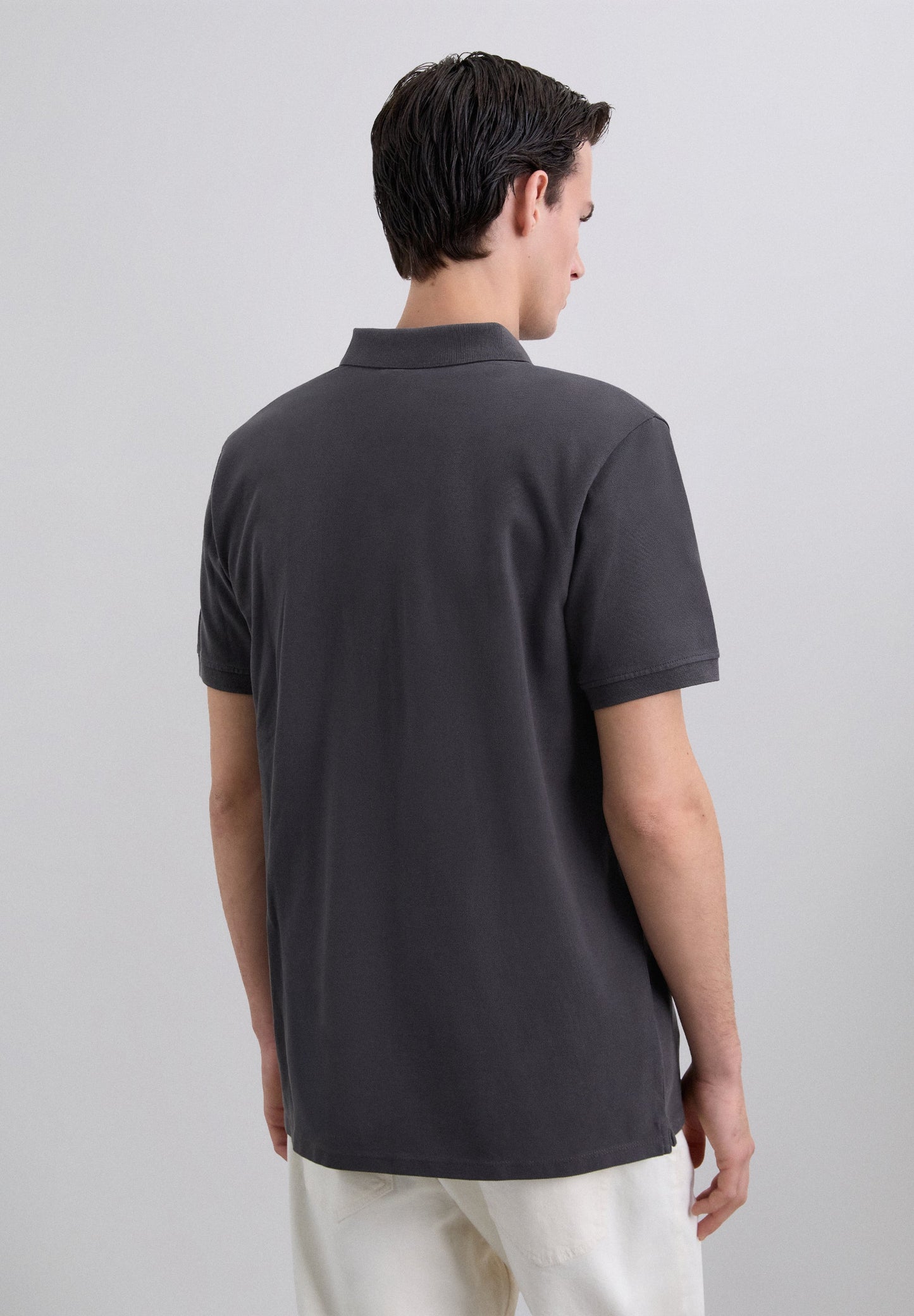 CAMISA POLO EM PIQUÉ COM BORDADO