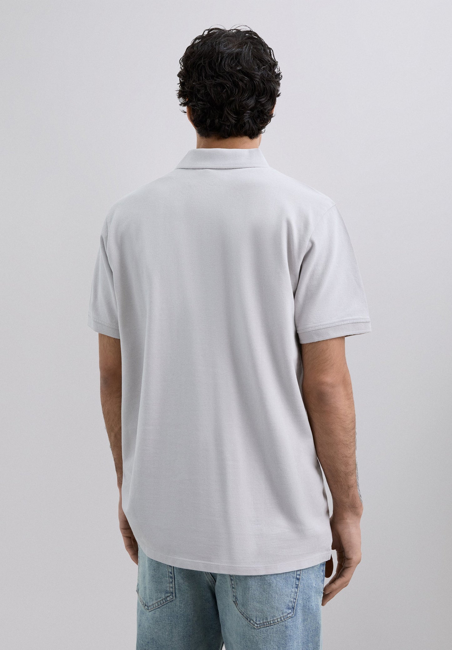 CAMISA POLO EM PIQUÉ COM BORDADO