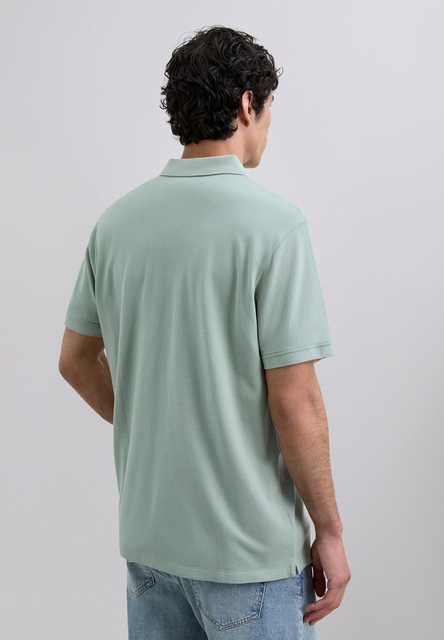 CAMISA POLO EM PIQUÉ COM BORDADO