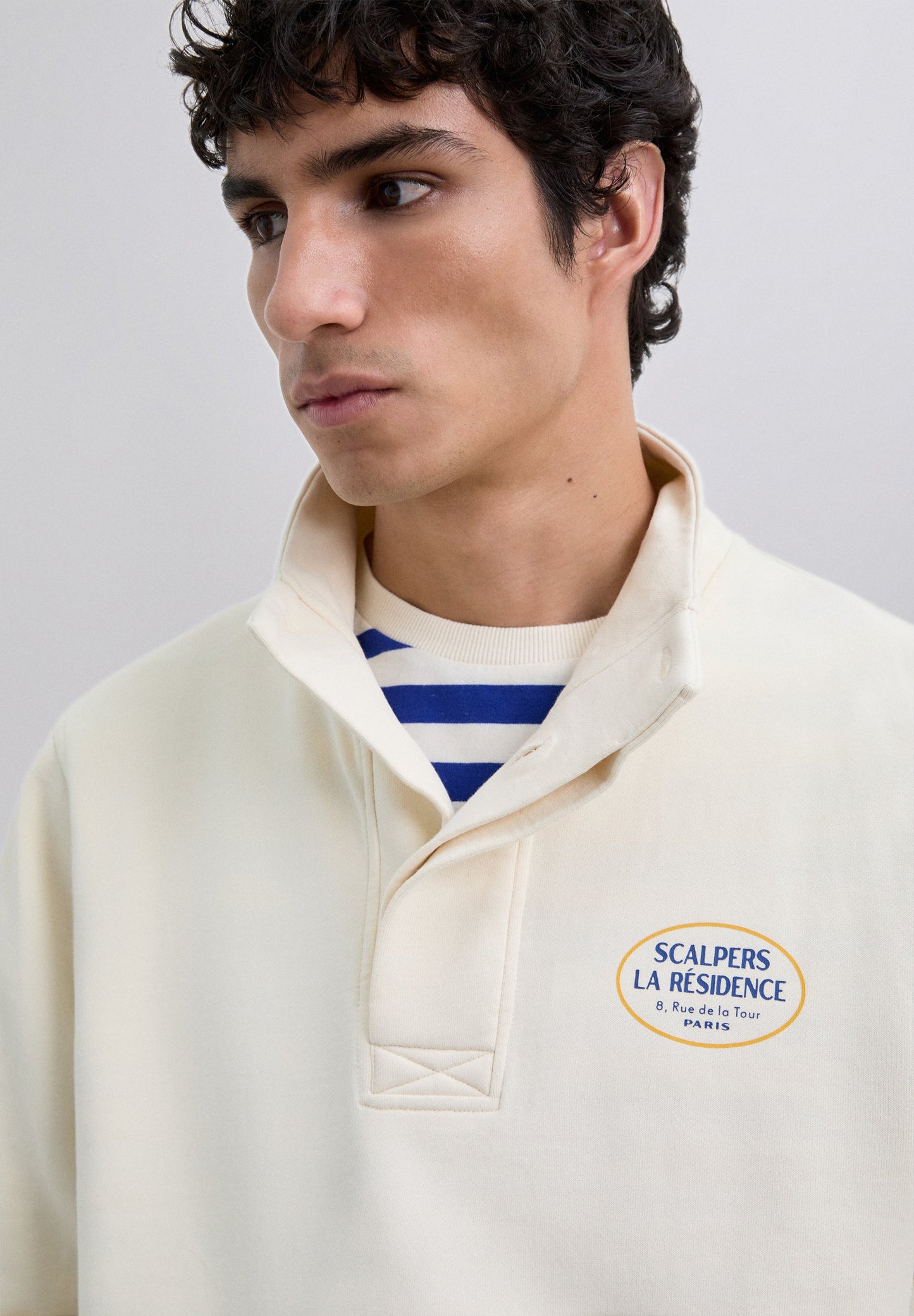 SWEATSHIRT DE GOLA ALTA COM LOGÓTIPO