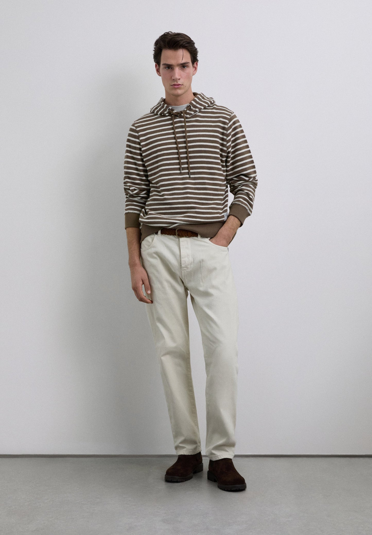 SWEATSHIRT ÀS RISCAS COM CAPUZ