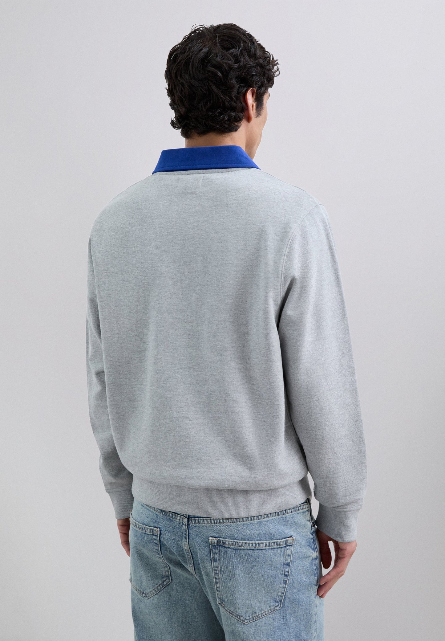 SWEATSHIRT COM ZIP E BORDADOS