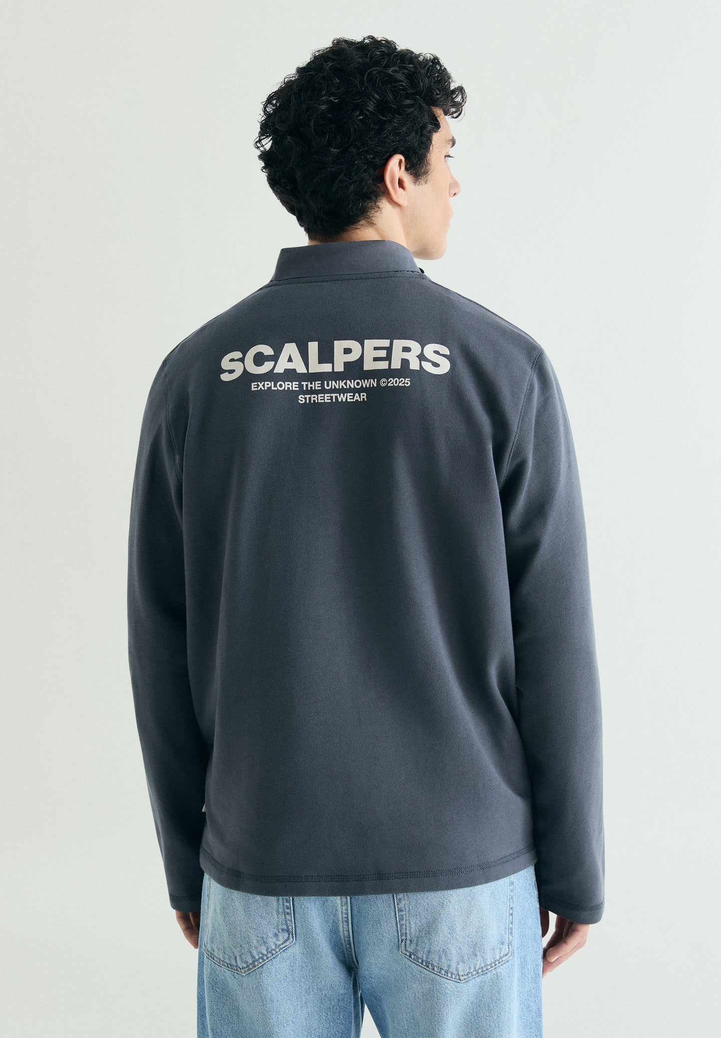 SWEATSHIRT COM MEIO FECHO E BOLSO