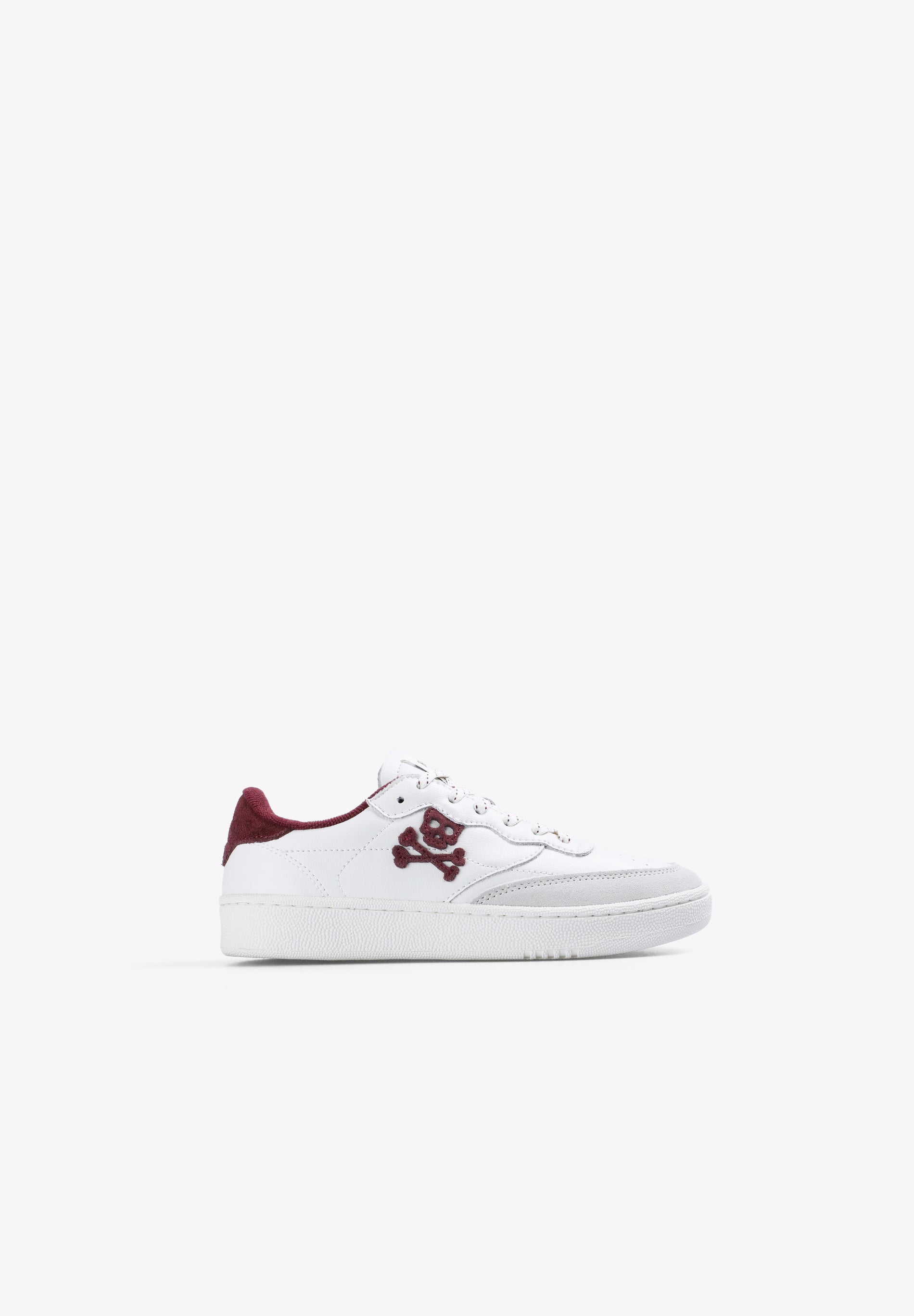 SNEAKERS EM PELE COM CONTRASTE