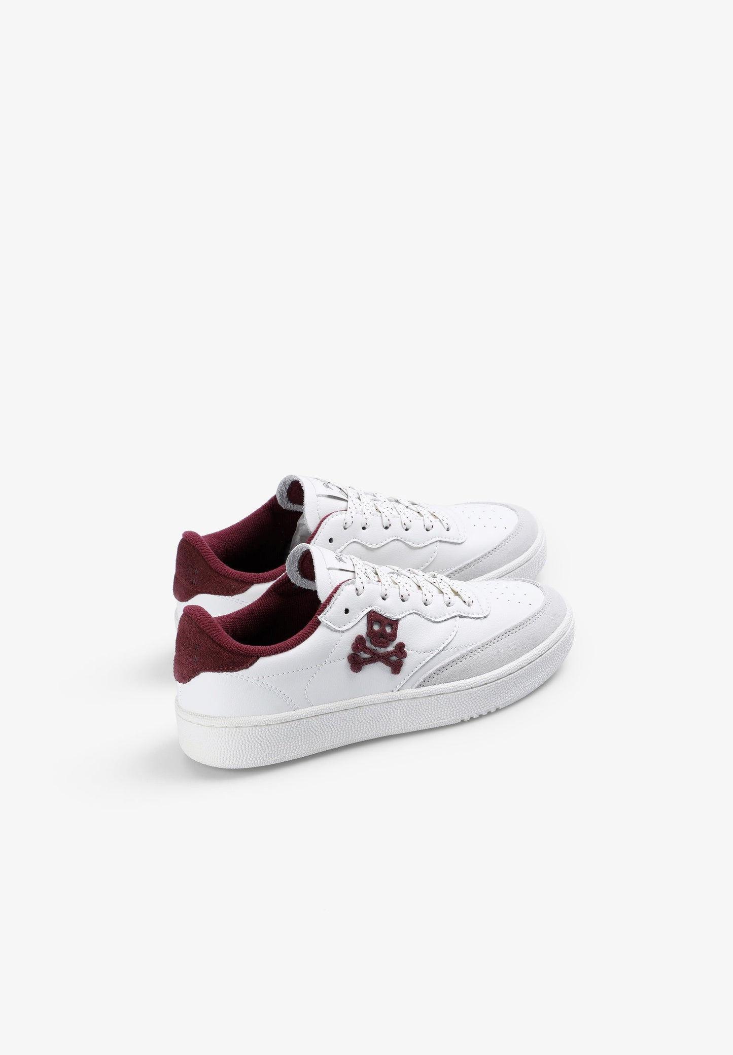 SNEAKERS EM PELE COM CONTRASTE