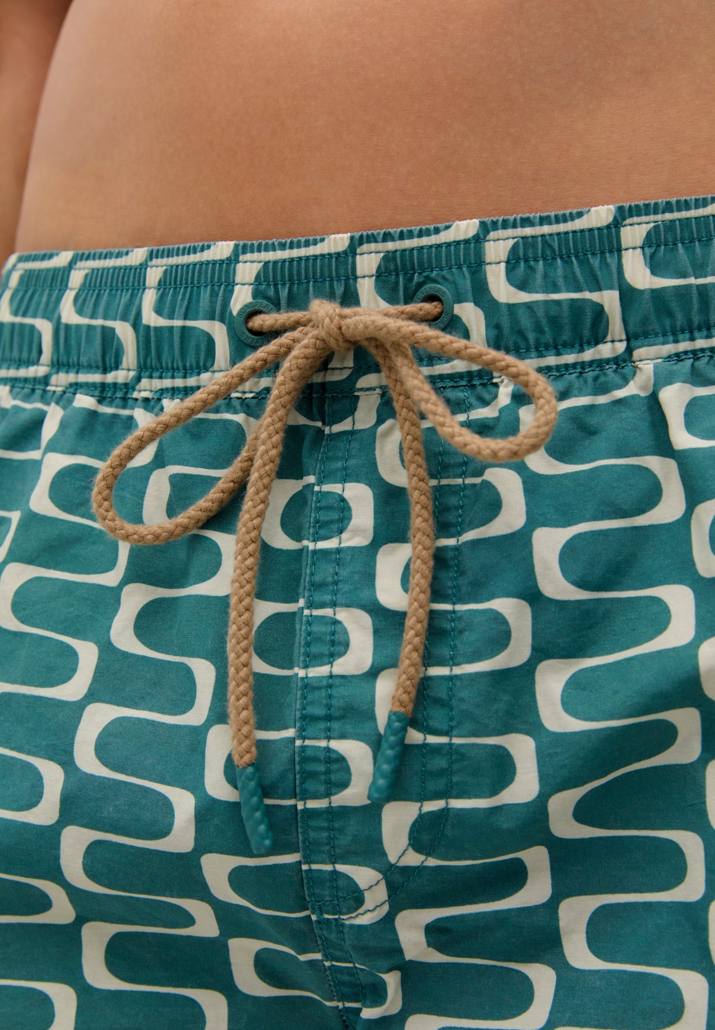 FATO DE BANHO COM PADRÃO ONDAS