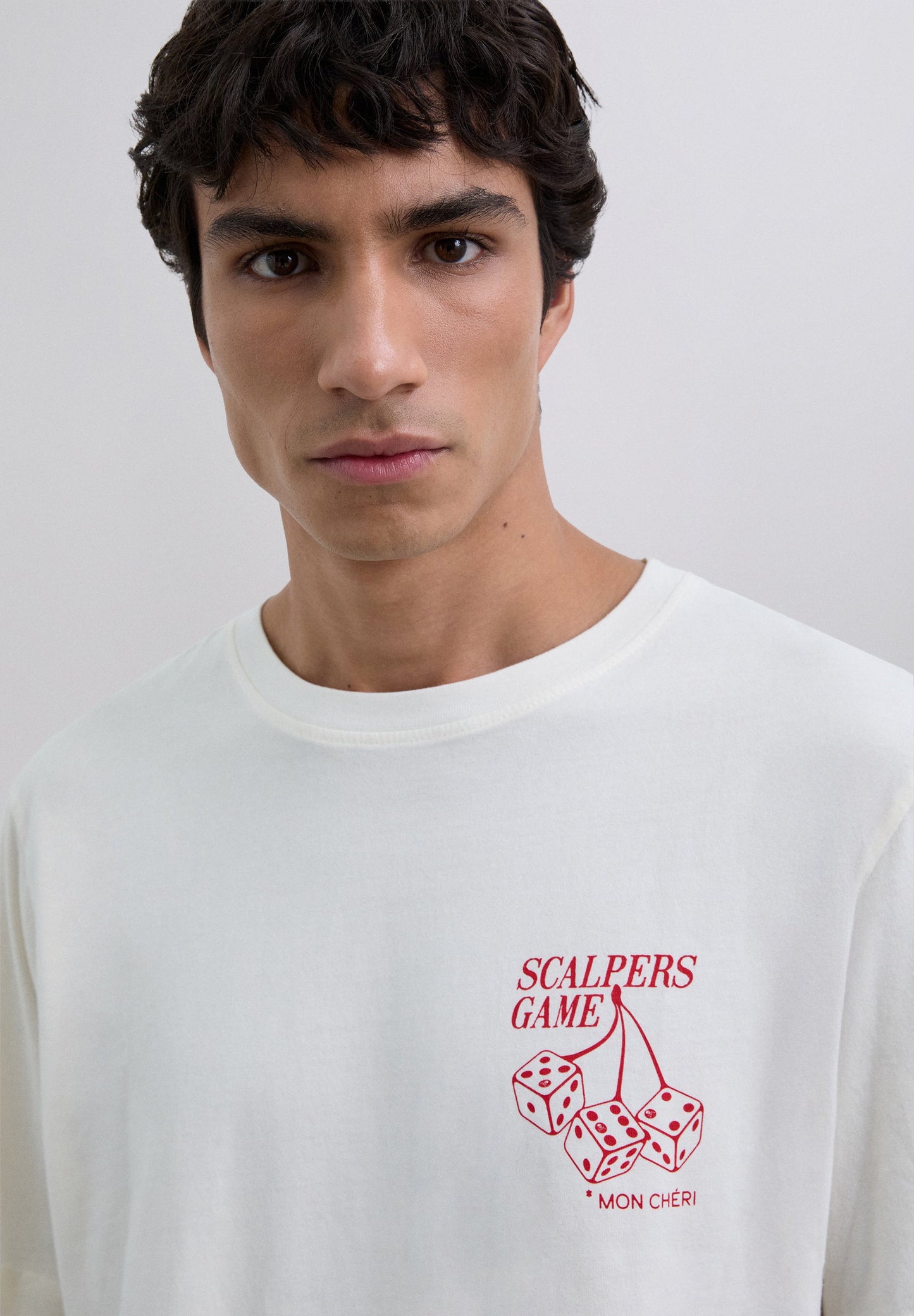 T-SHIRT COM PADRÃO GAME