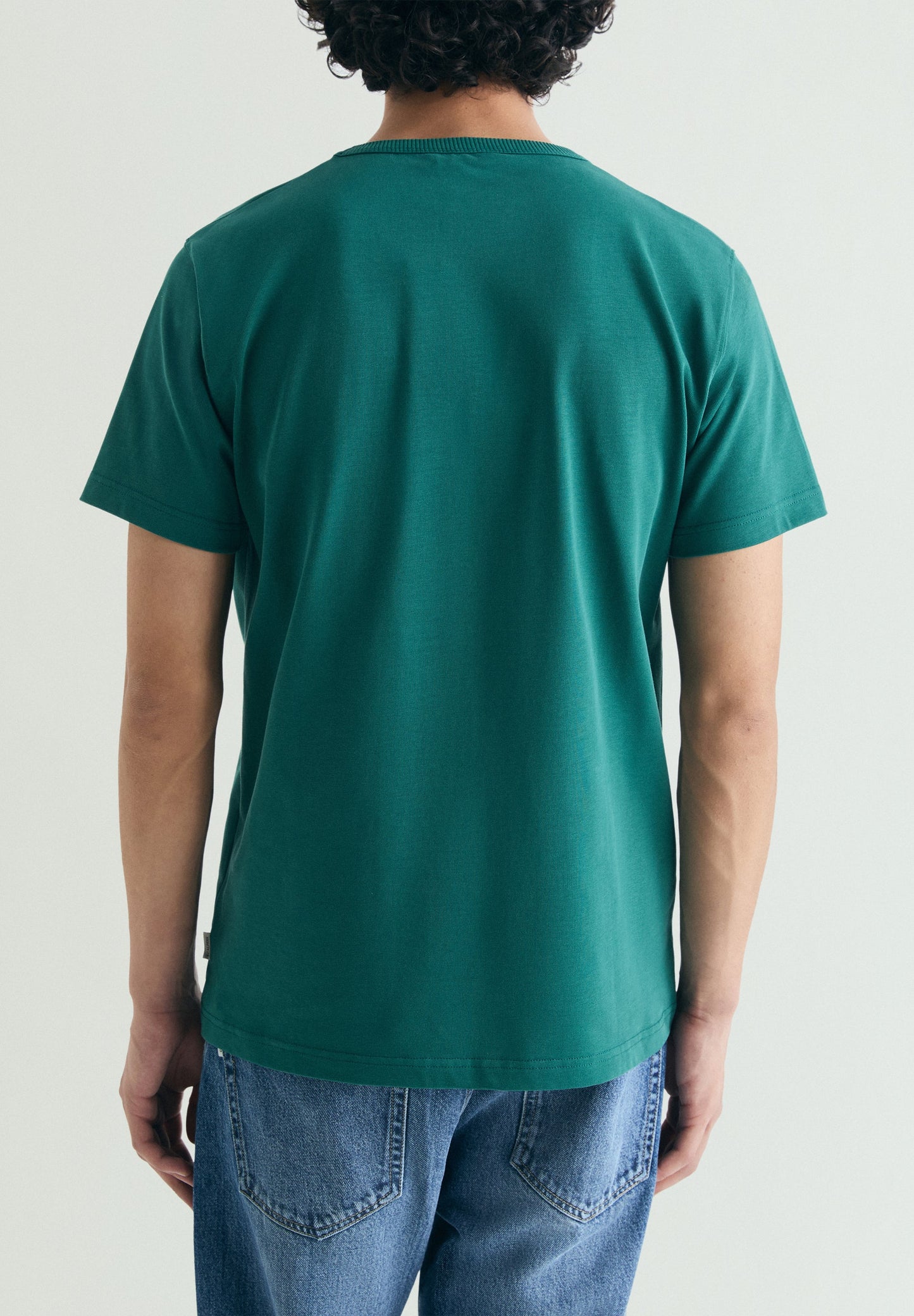 T-SHIRT PADRÃO VARSITY