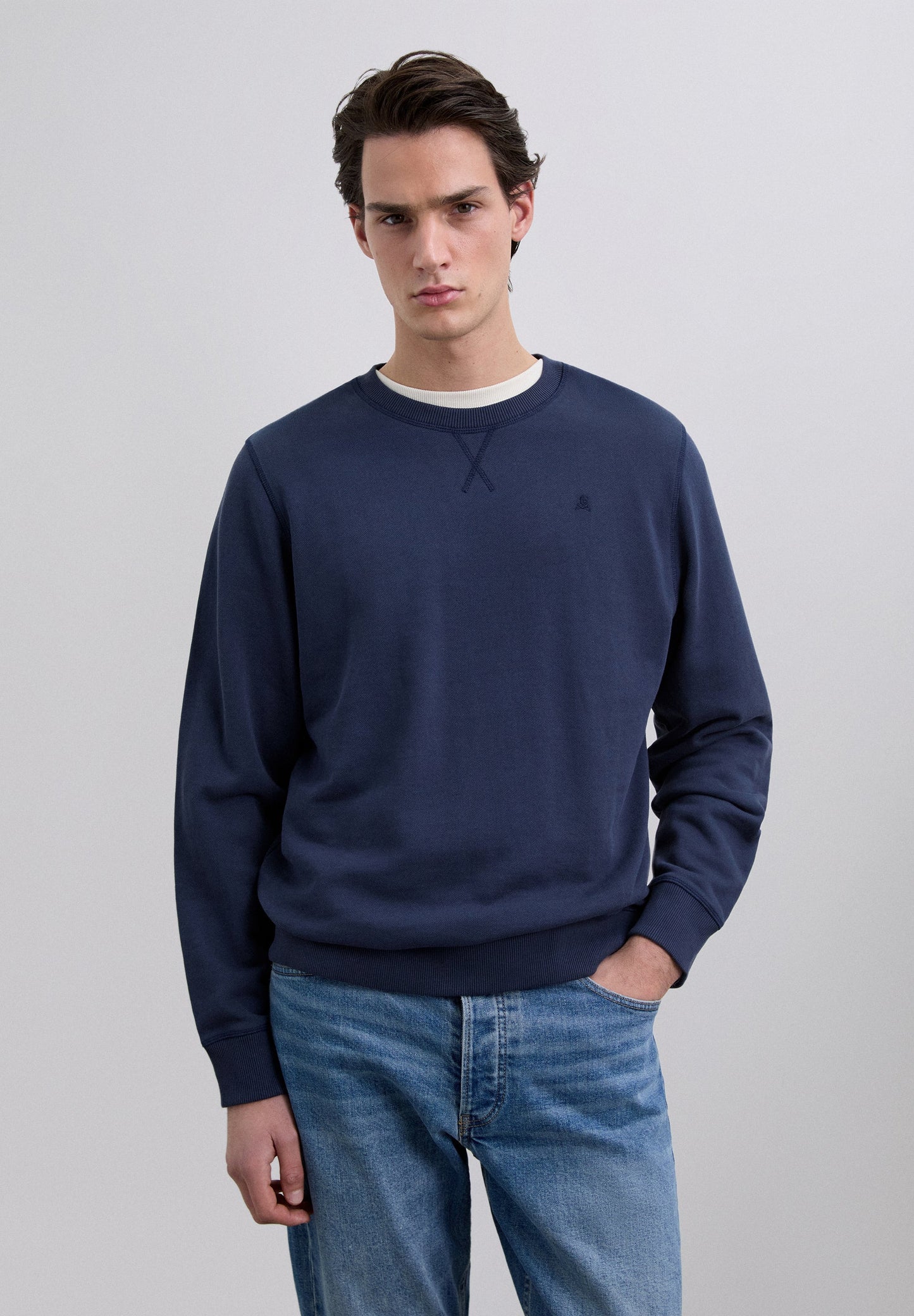 SWEATSHIRT COM SKULL BORDADA