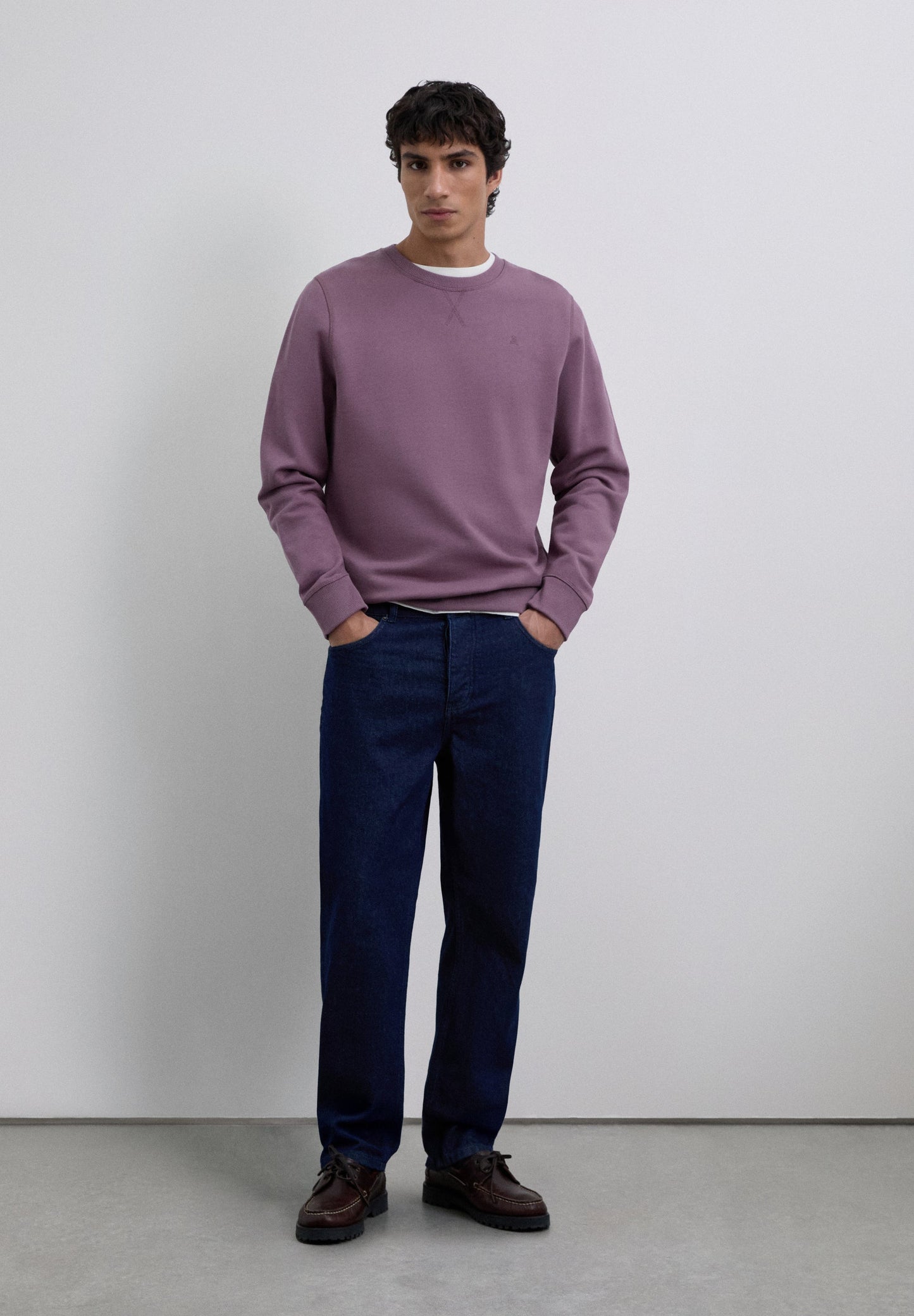 SWEATSHIRT COM SKULL BORDADA