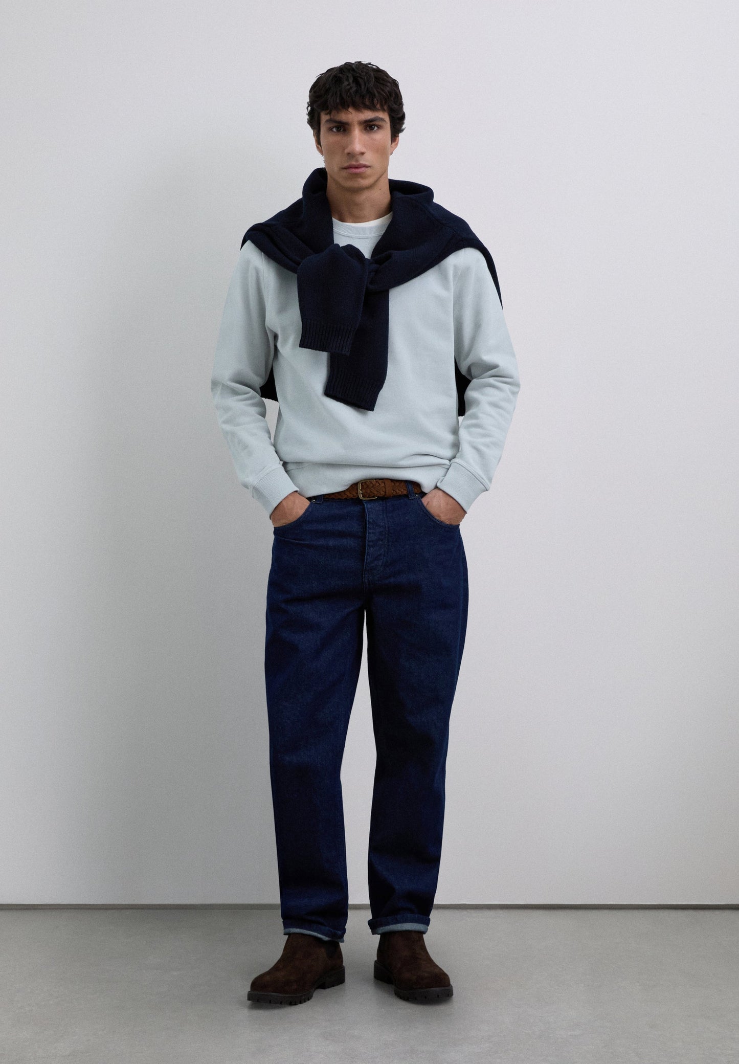 SWEATSHIRT COM SKULL BORDADA