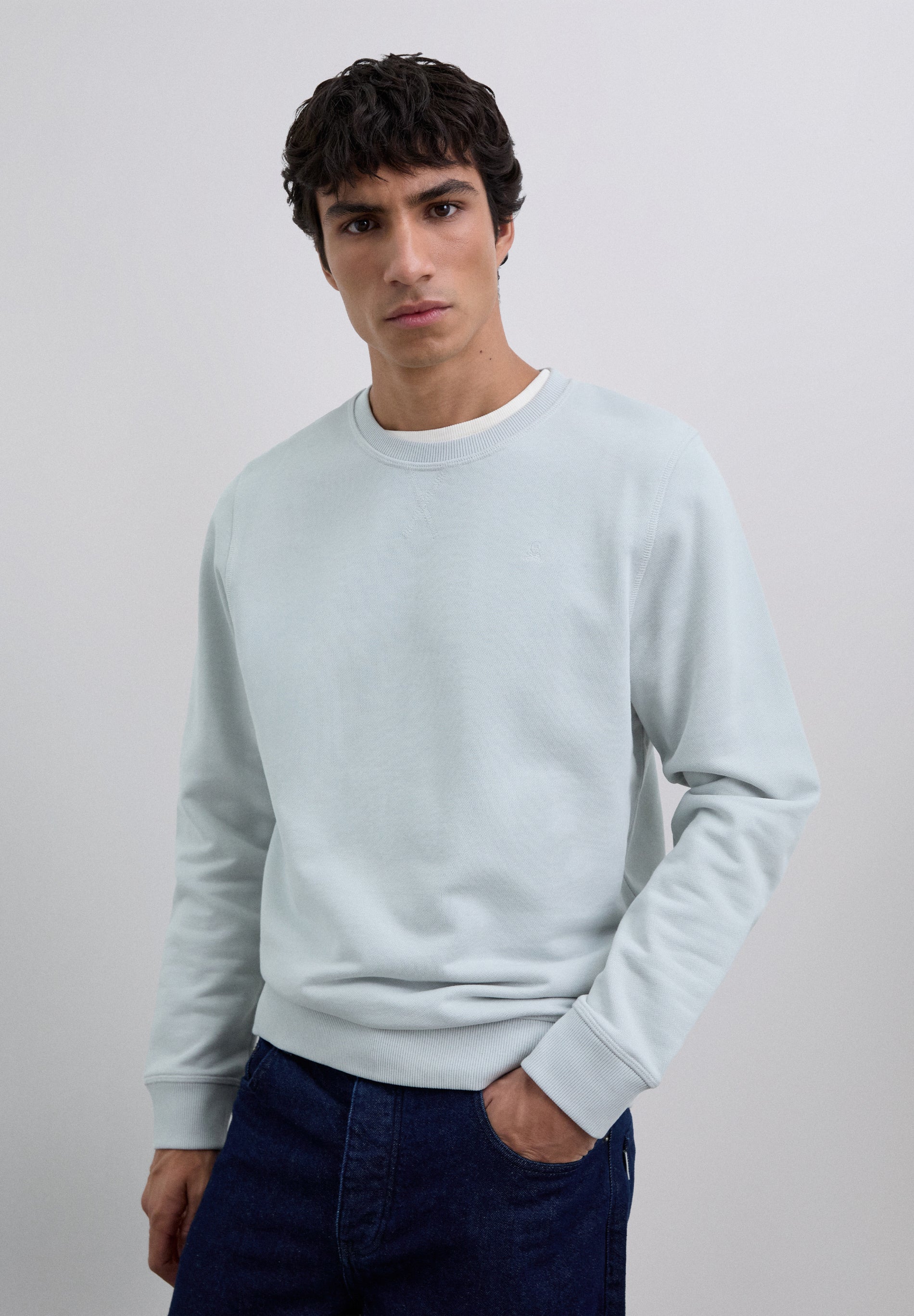 SWEATSHIRT COM SKULL BORDADA